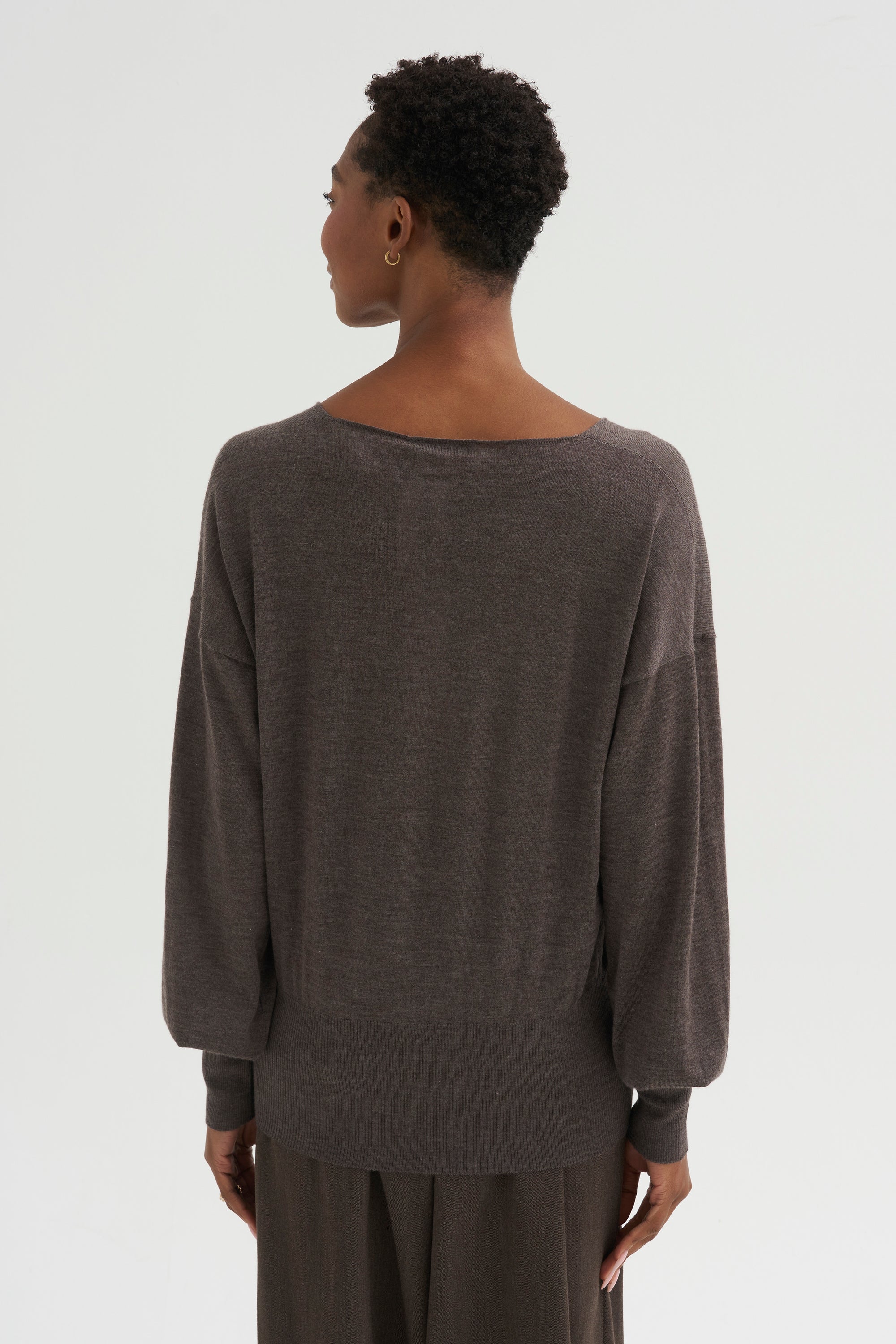 V-Neck Blause Sweater, Dark Taupe