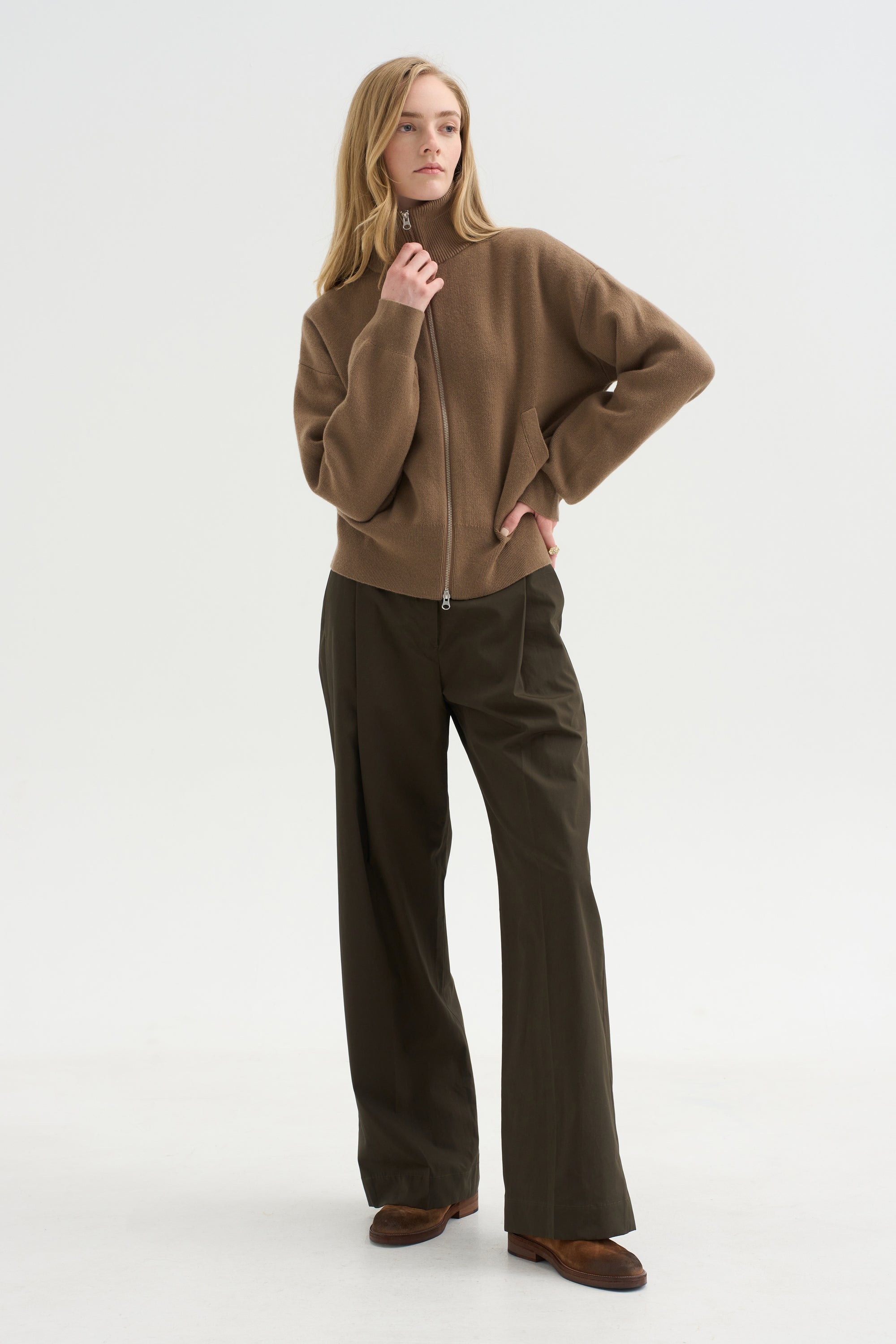 N°385 Xtra Cute, Chai
