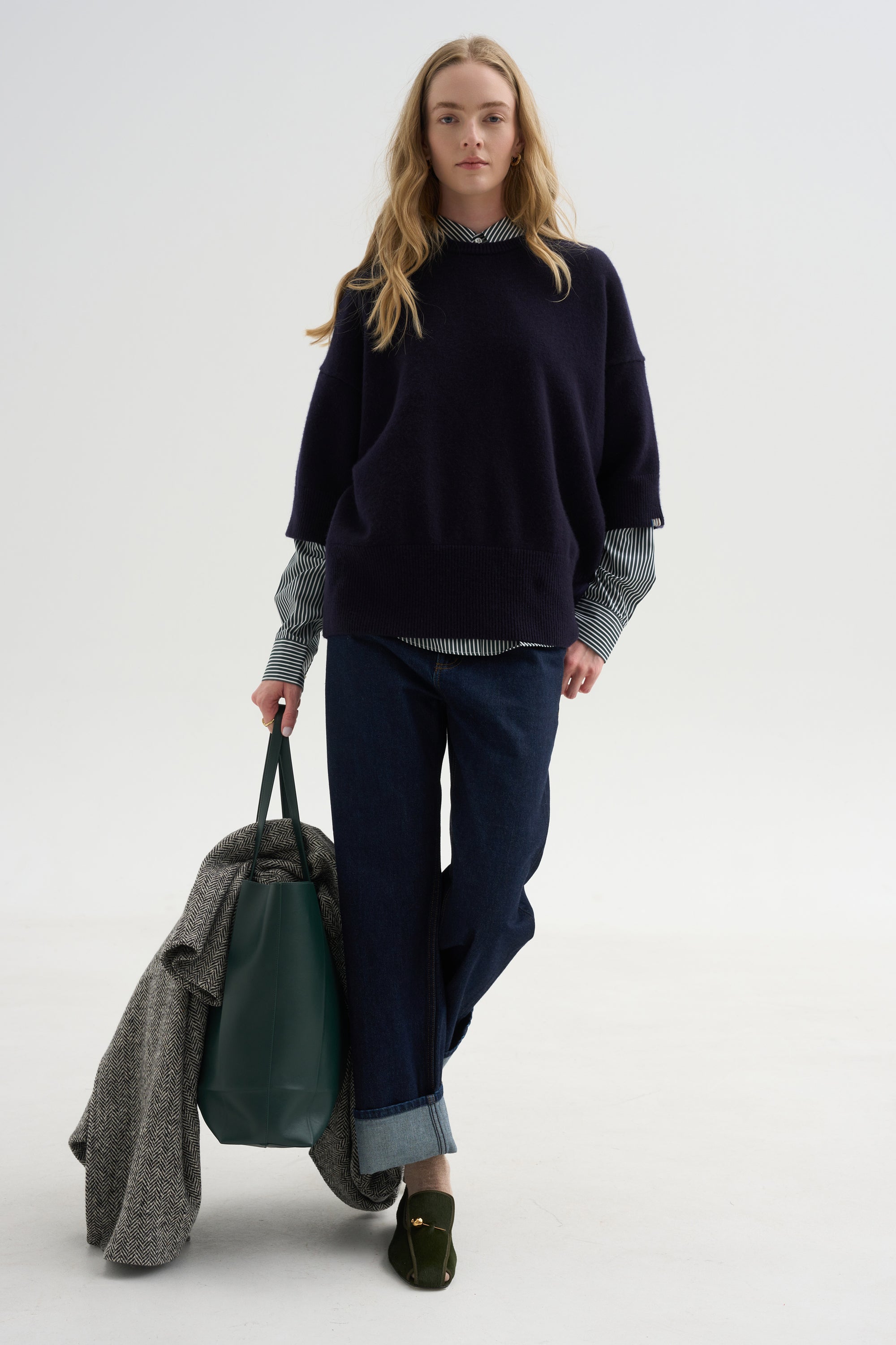 N°433 Sassie, Navy