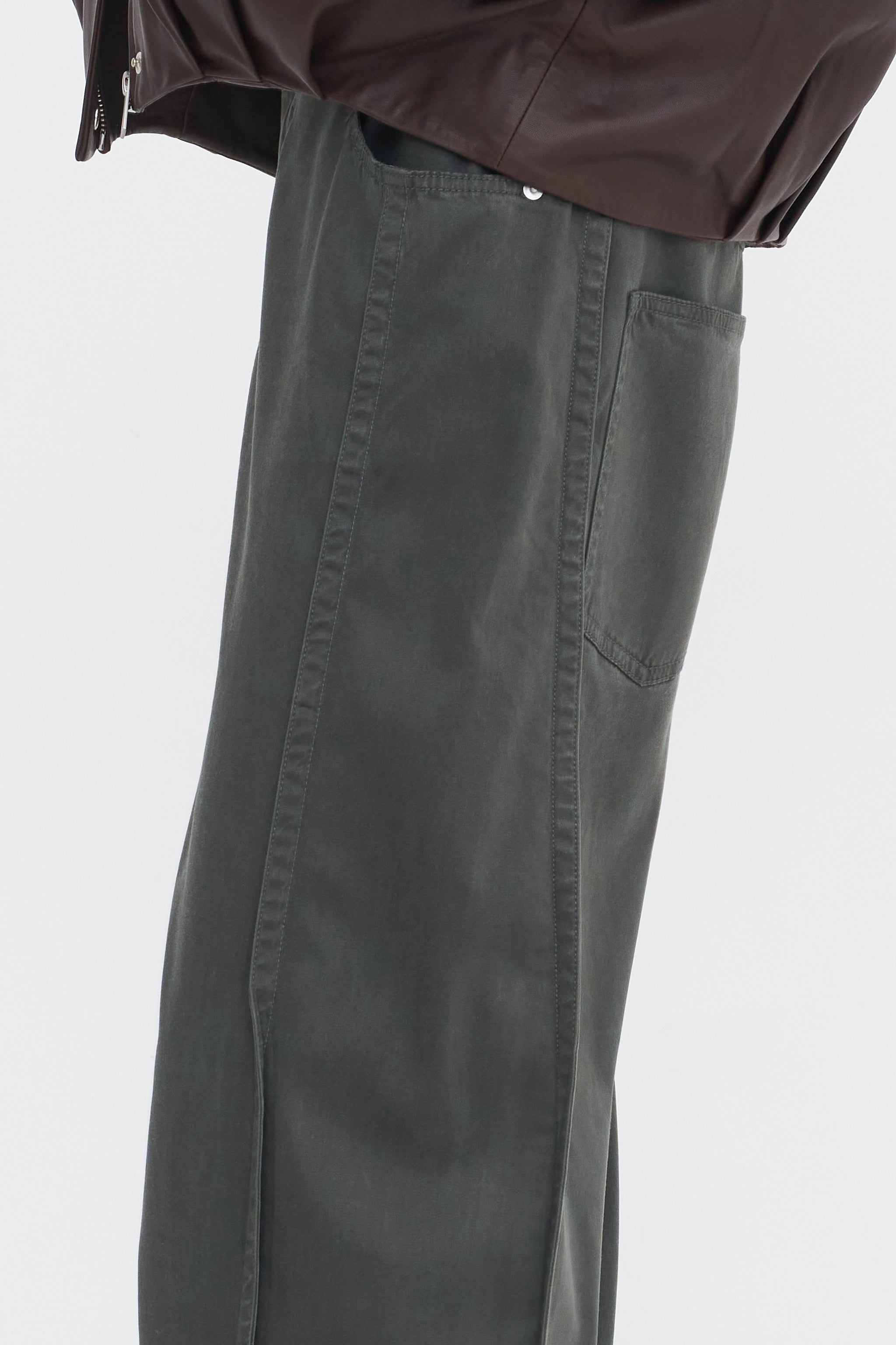 Tibi Garment Dyed Stretch Twill Tuck Pant, Grey – Kick Pleat