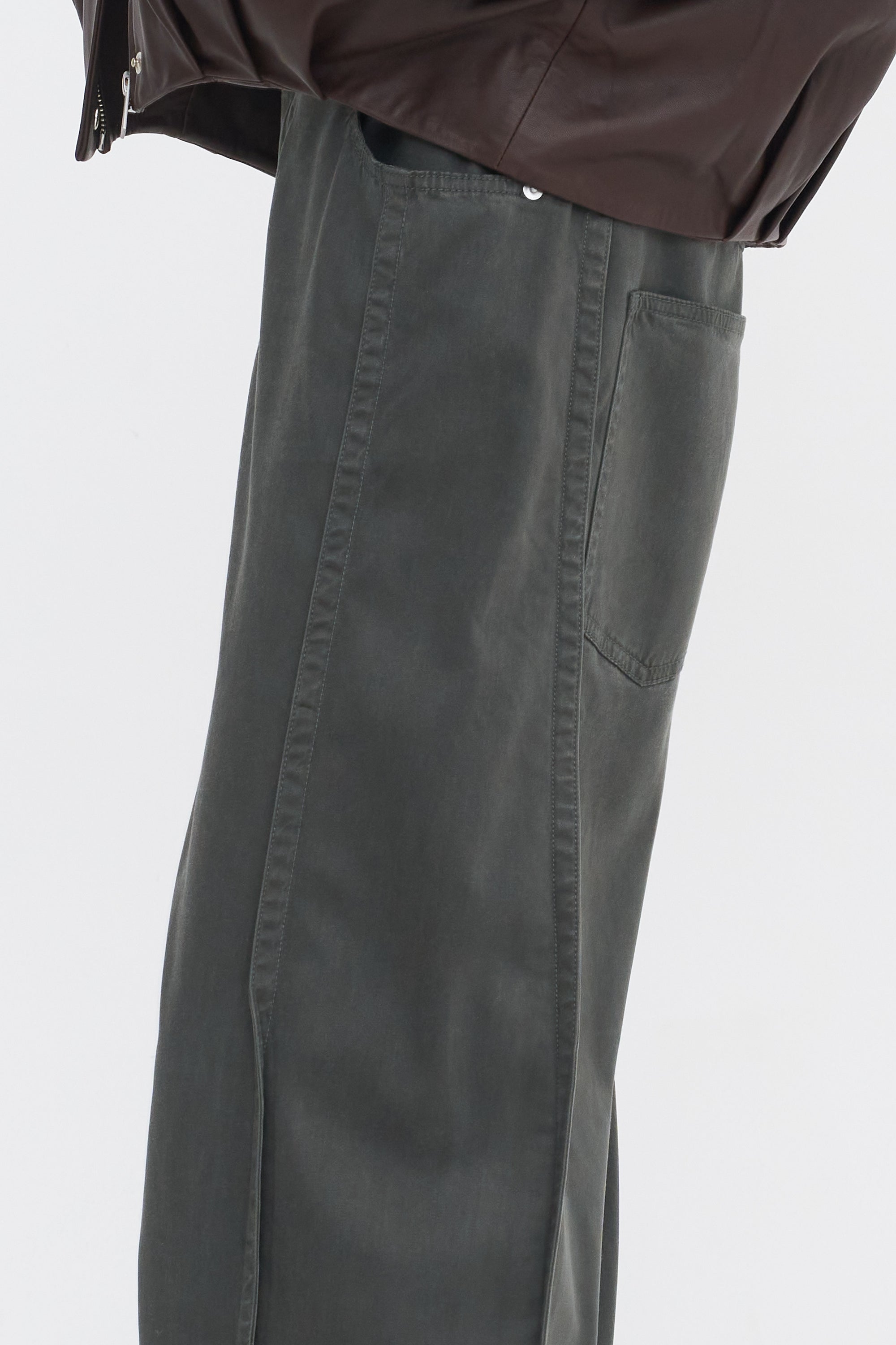 Garment Dyed Stretch Twill Tuck Pant, Grey