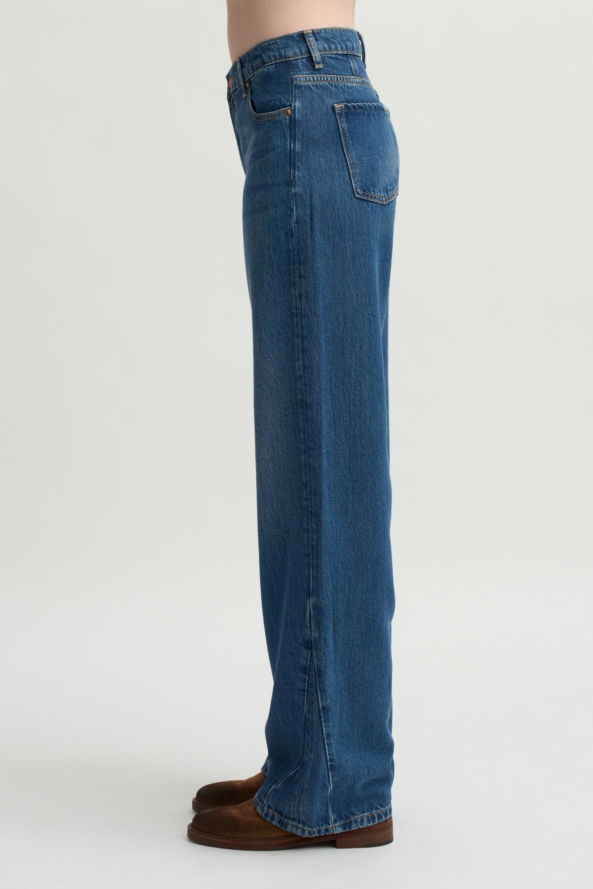 Traveler Jean, Pacific