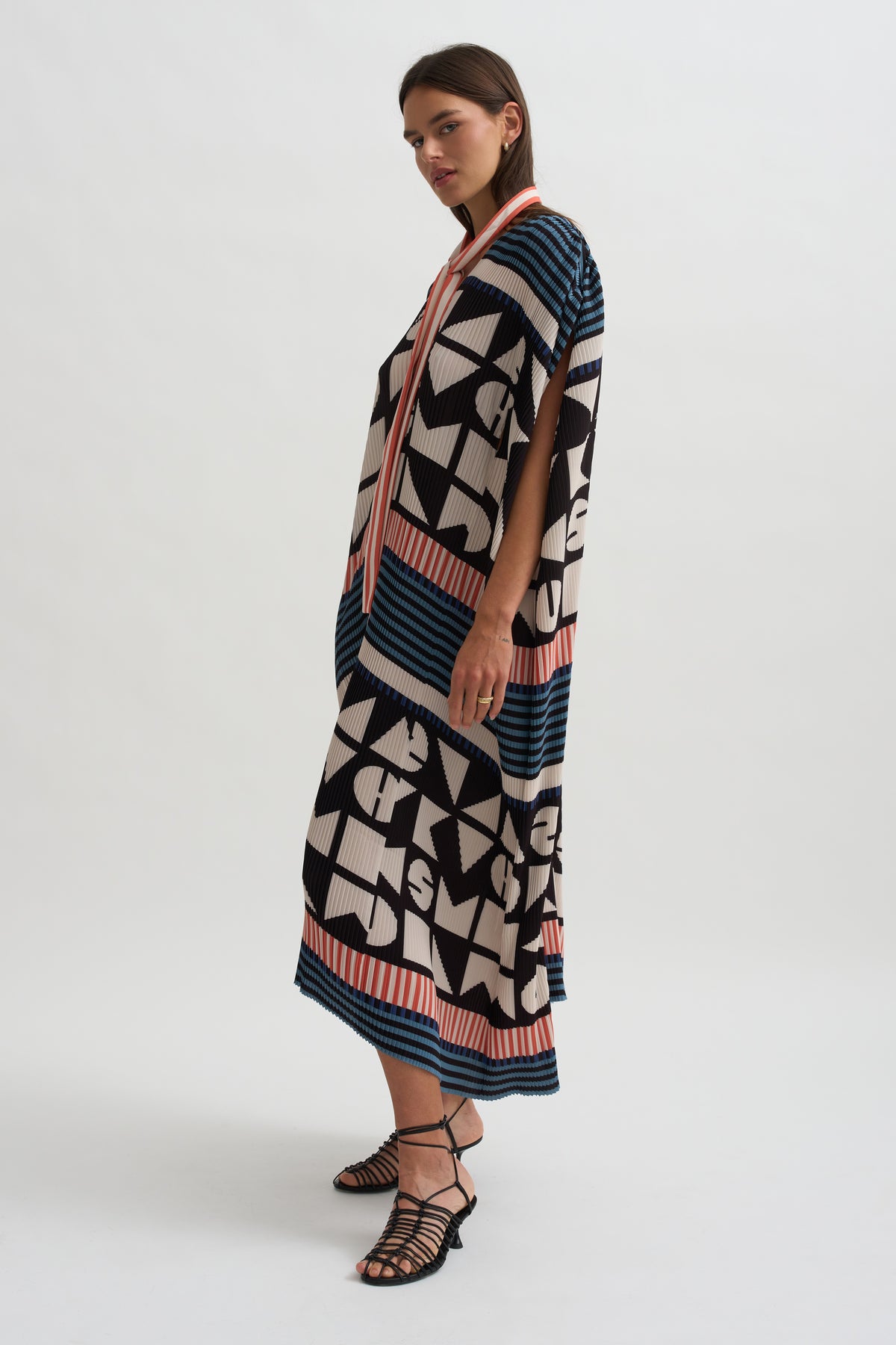 Cherry Plisse Kaftan, Vibs in Bobs