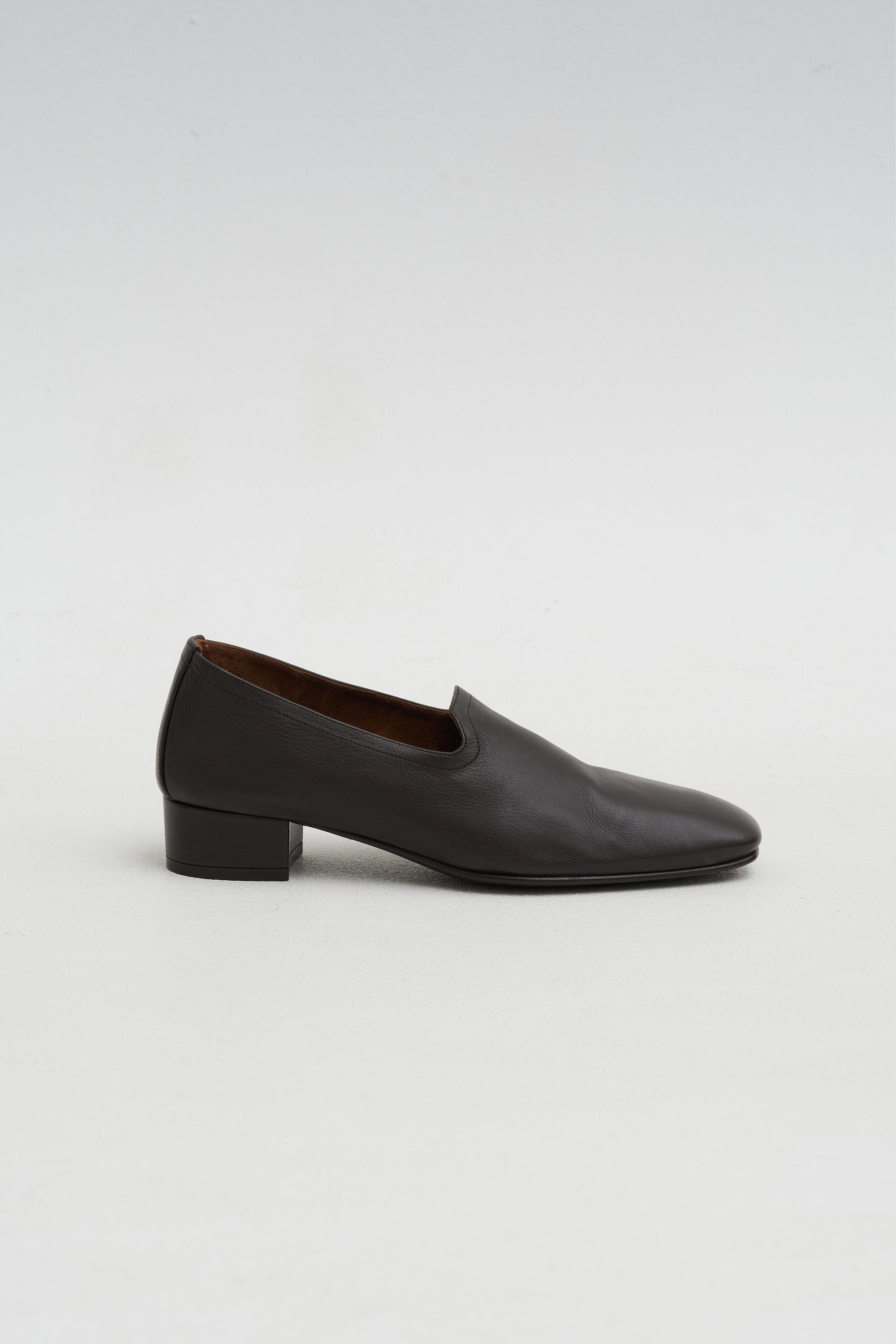 Soft Touch Closed Toe Shoe, Brown