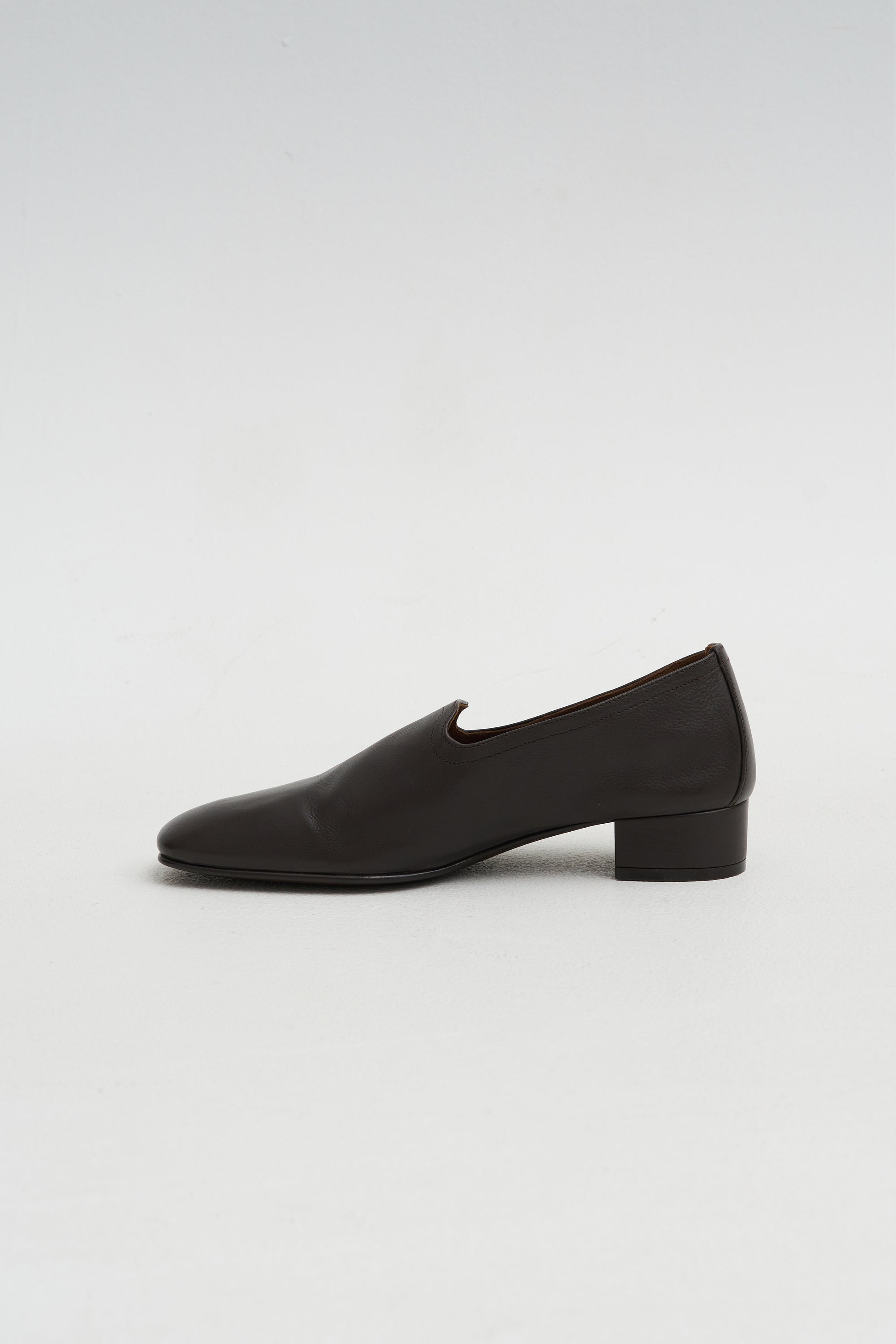 Soft Touch Closed Toe Shoe, Brown