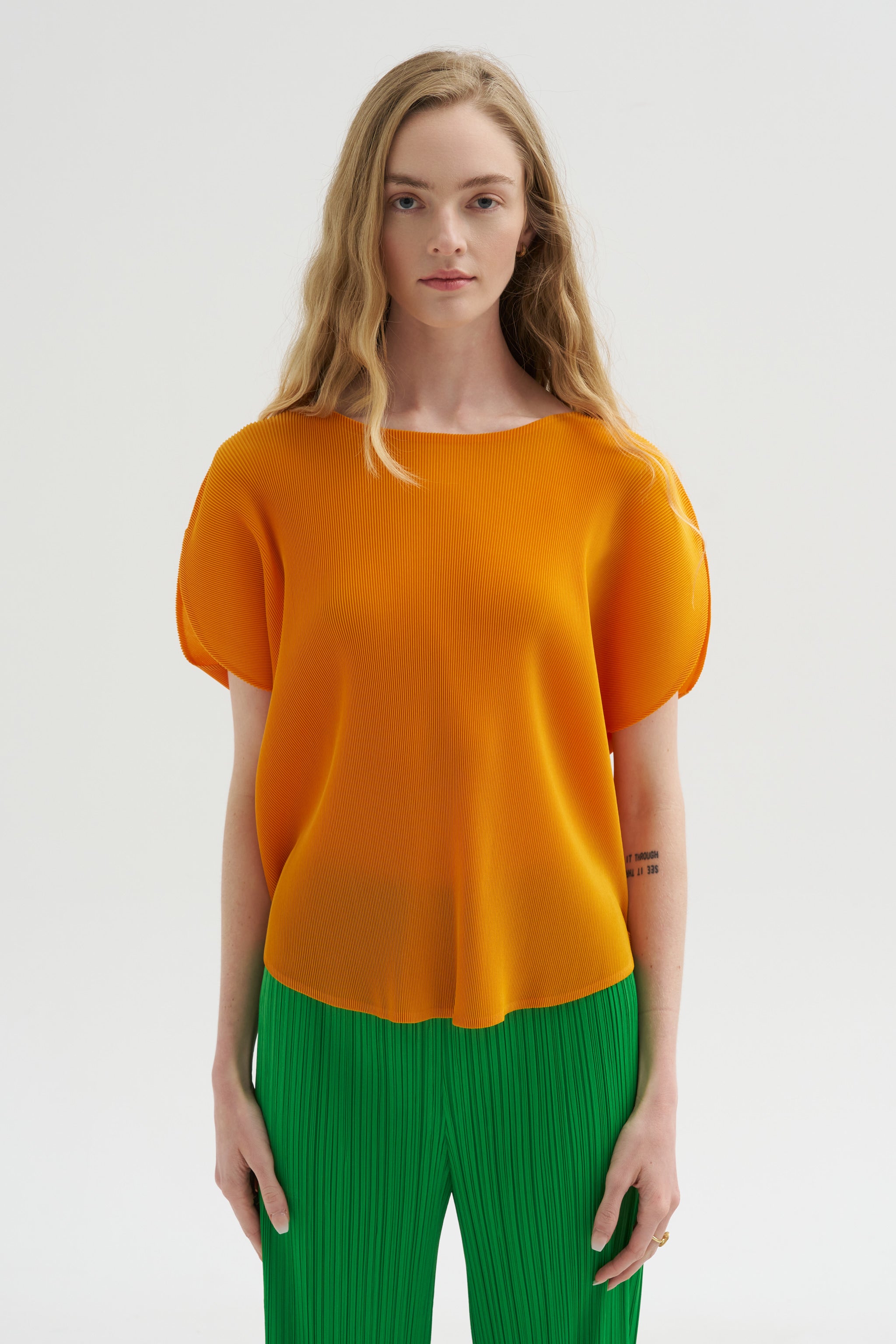 PLEATS PLEASE MIST APRIL MANDARIN ORANGE PLEATS PLEASE MIST APRIL 