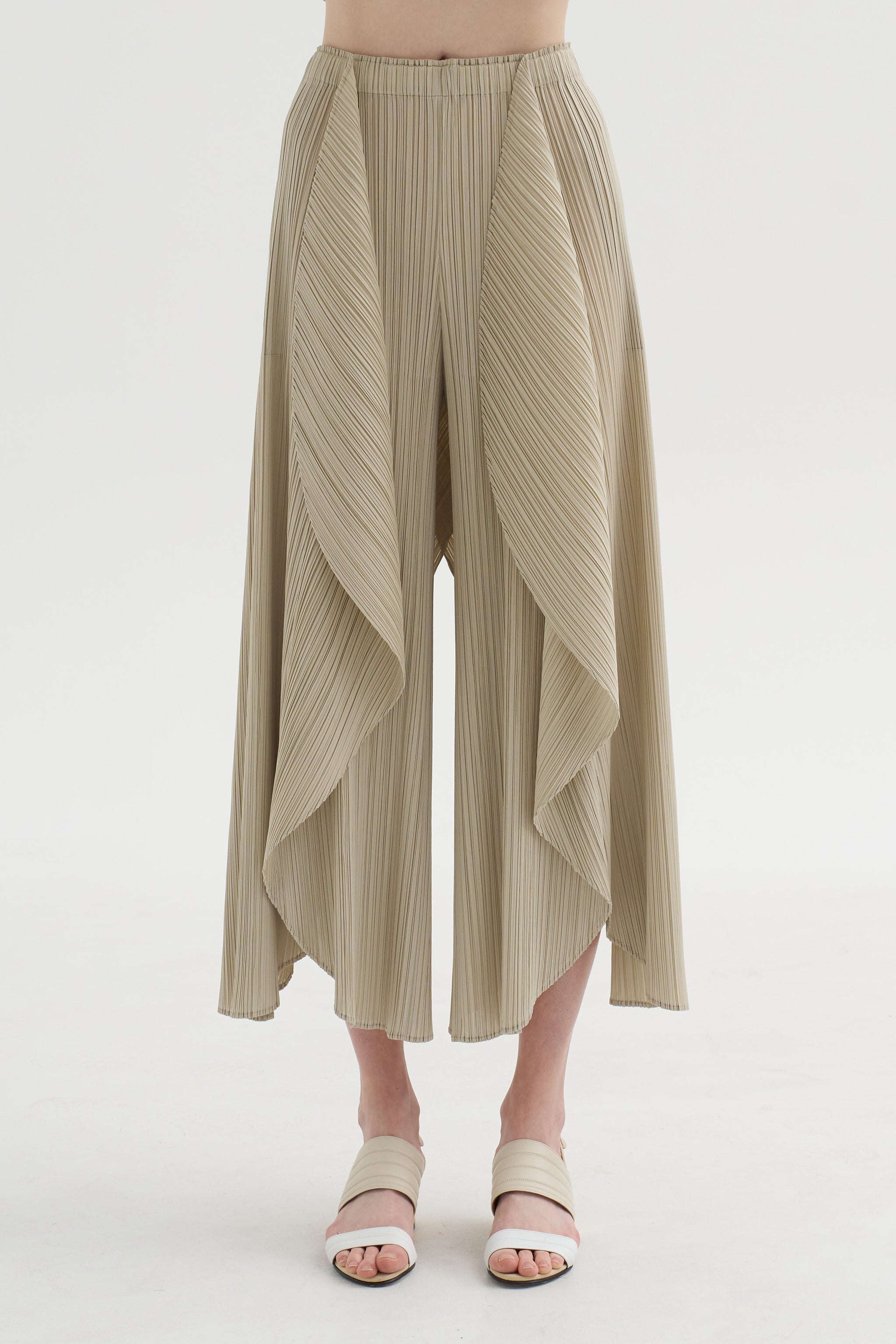 Leaf Pants, Greige – Kick Pleat
