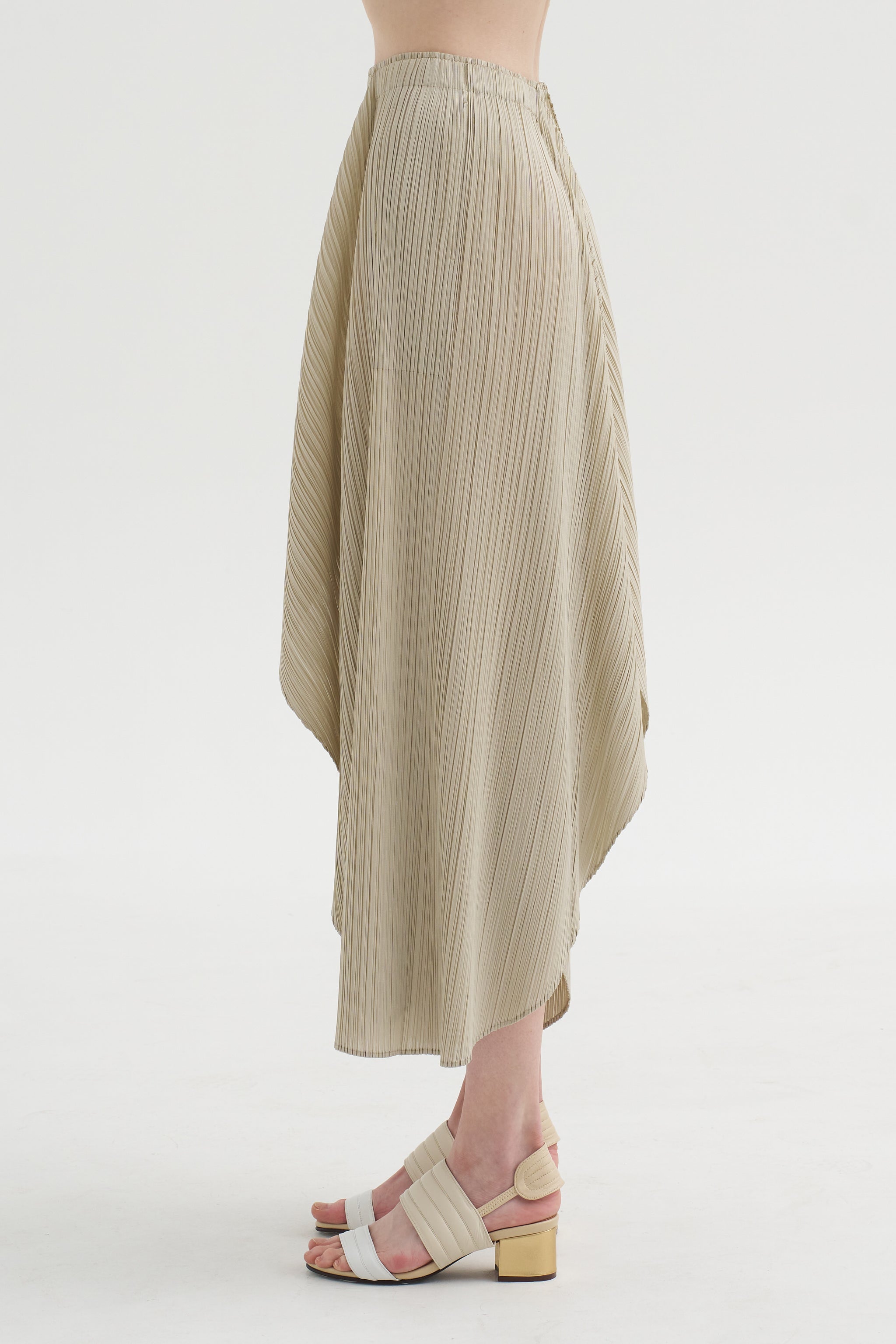 Leaf Pants, Greige – Kick Pleat