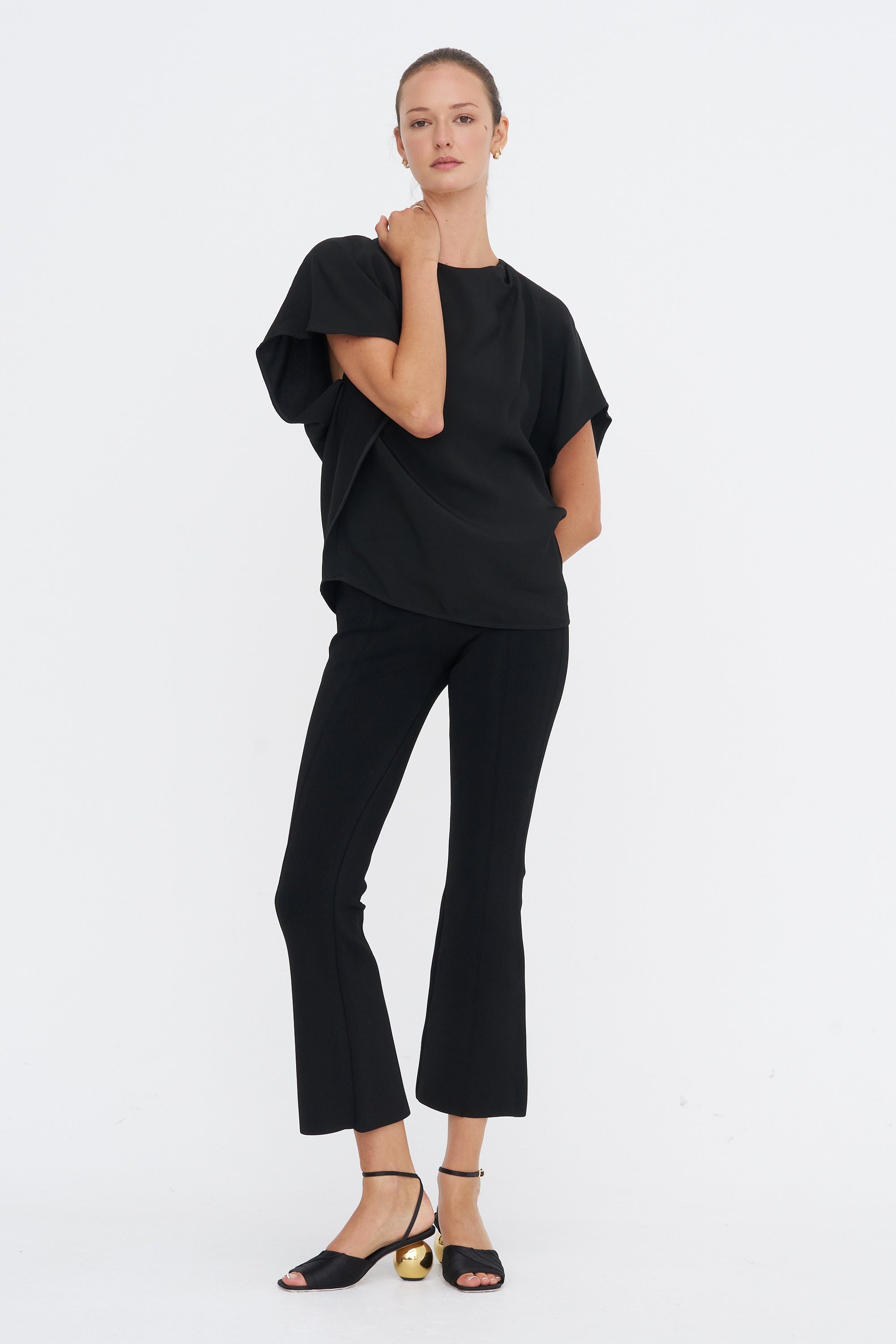 Etta Top, Black