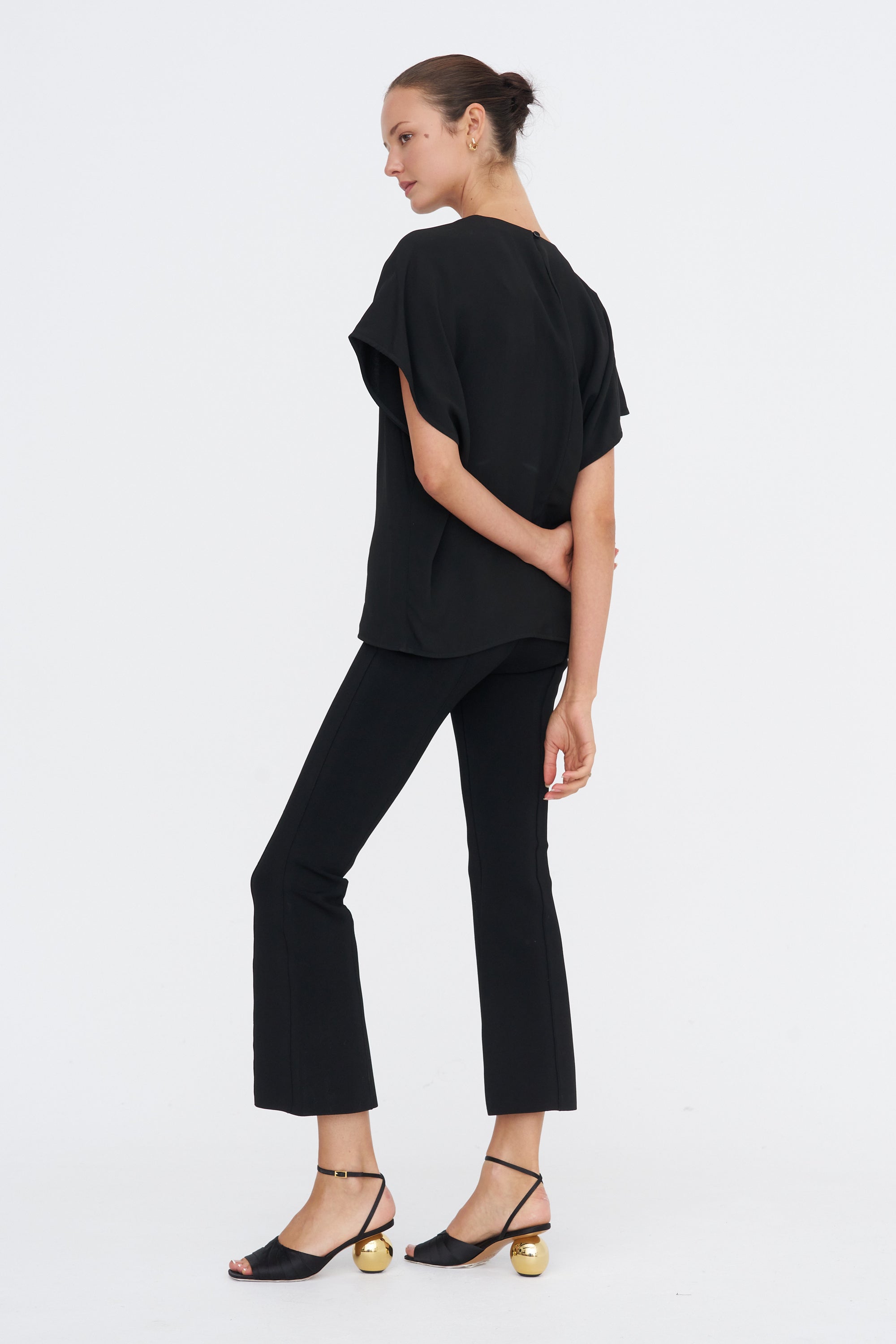 Etta Top, Black