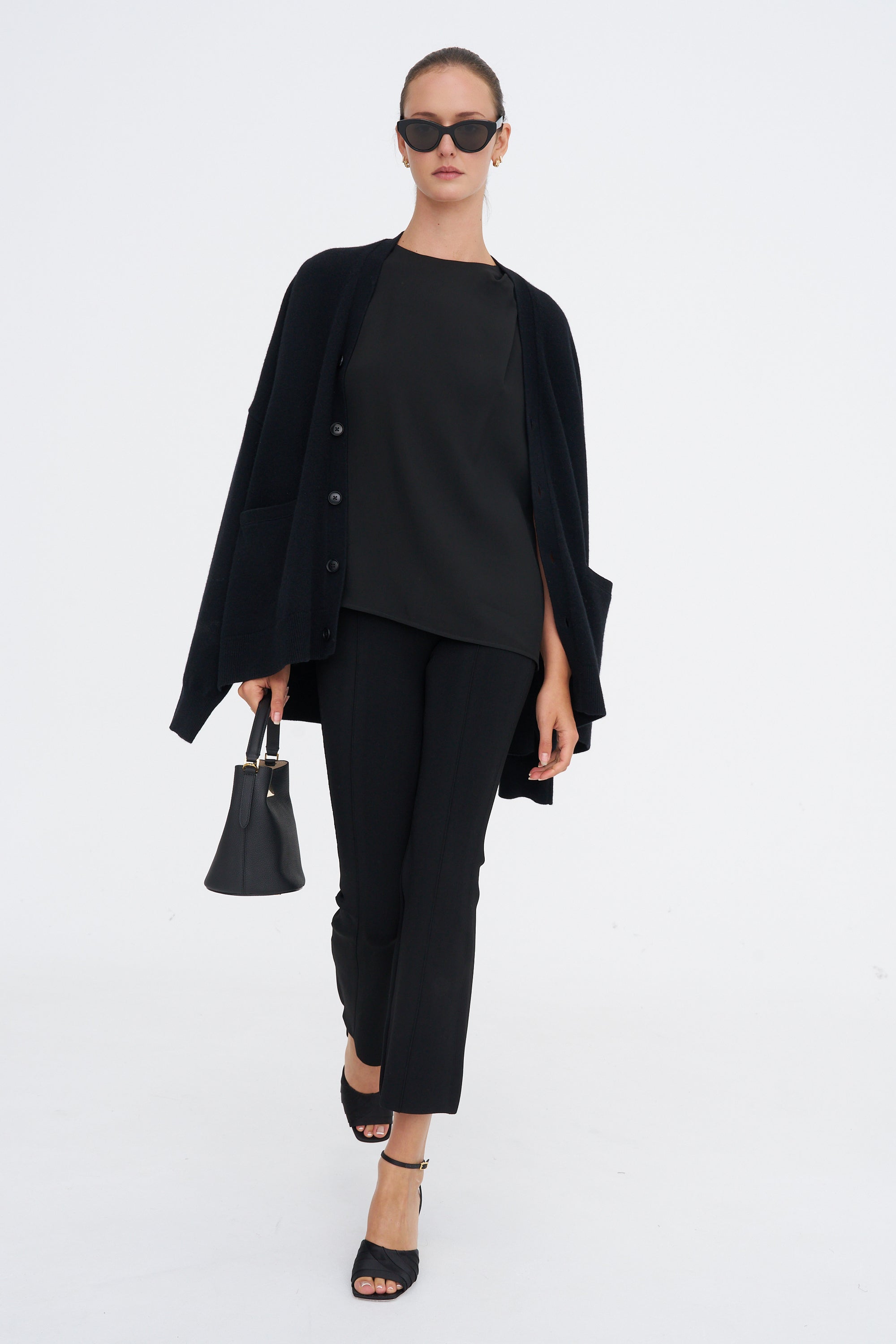 Etta Top, Black