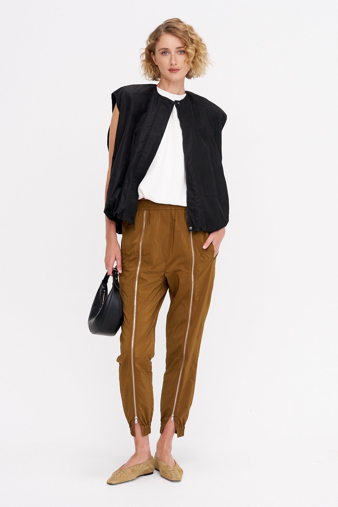 Nylon Zipper Jogger - Short, Brown