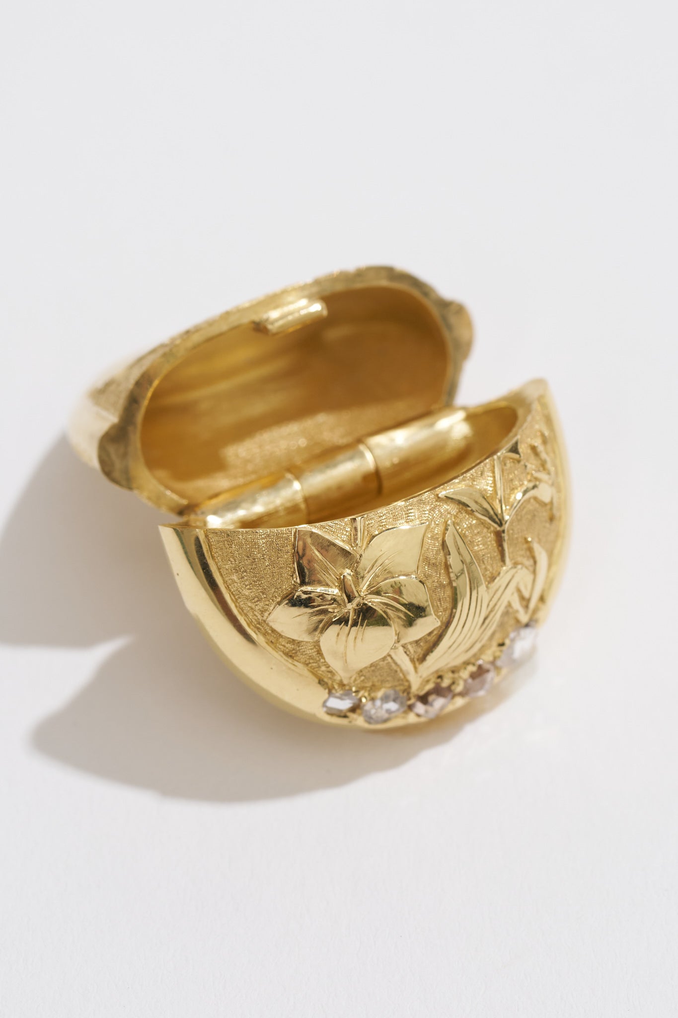 Wild Flower Pod Pendant, Yellow Gold