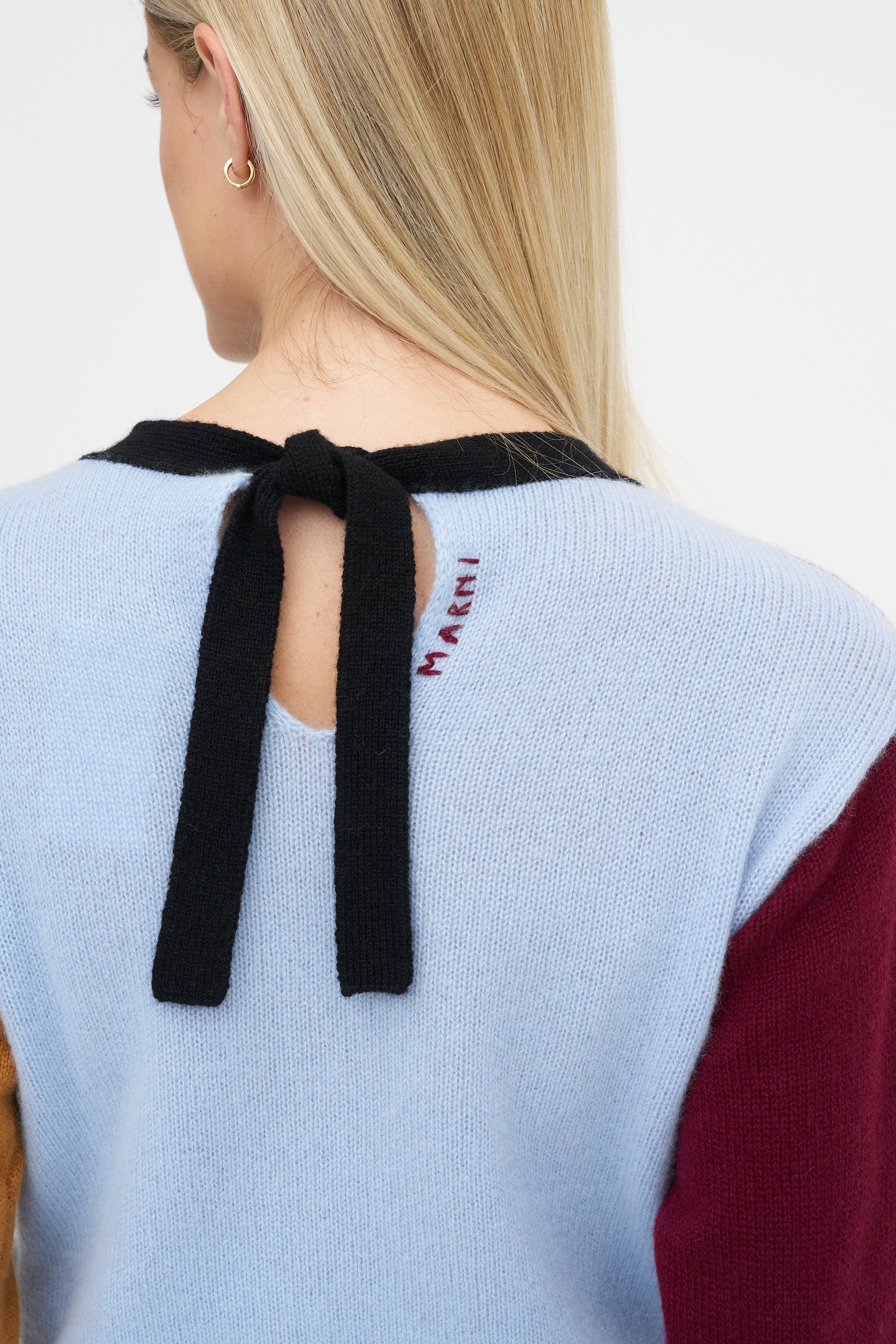 『MARNI』マルニ (48) カラーブロックセーター / 切り替えニット Marni Cashmere Color-Block Sweater, Light Blue – Kick Pleat