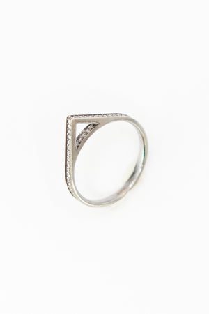 ILEANA MAKRI - Oval Triangle Ring, White Diamonds