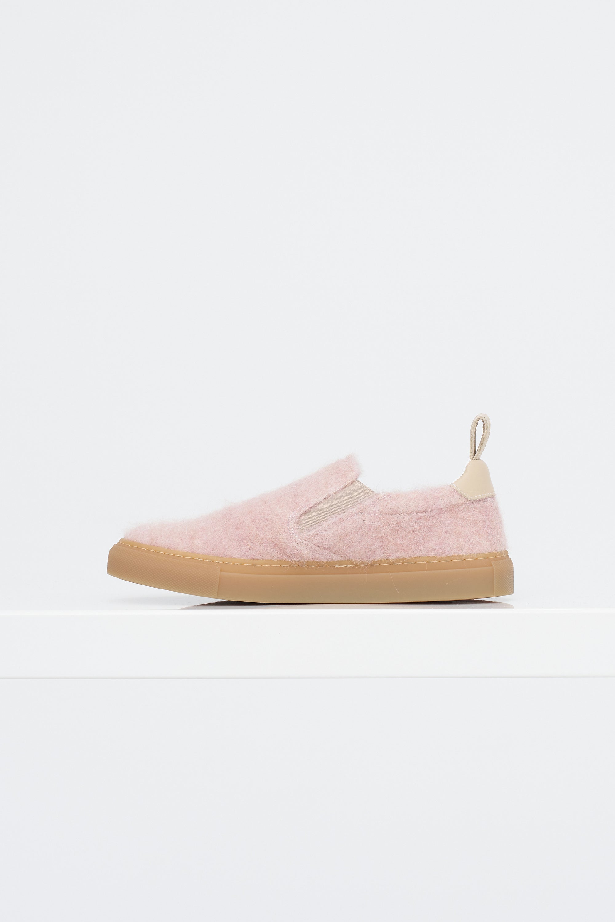 New Friend - Fluffy Shoe, Quartz