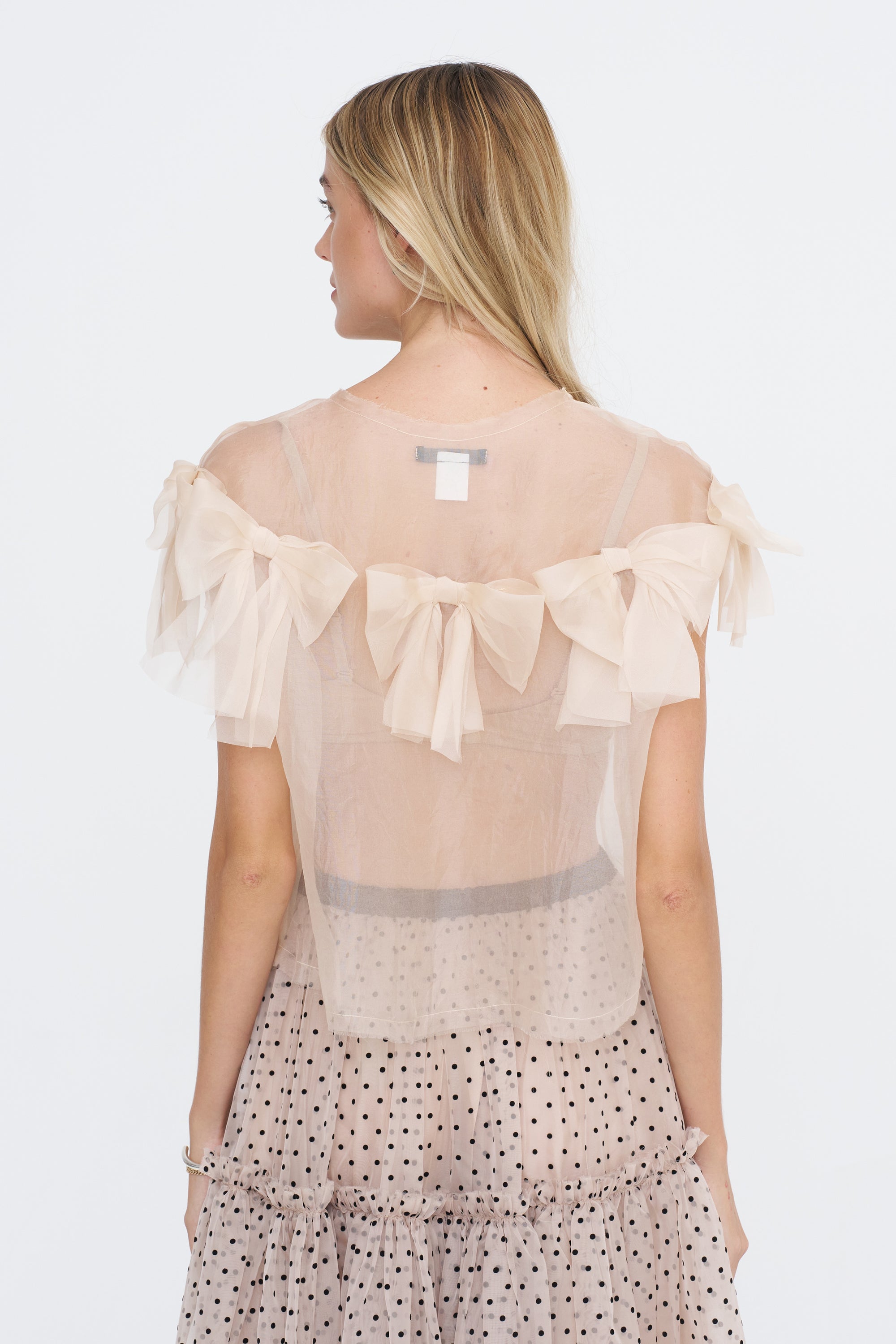 Horizontal Bow Top, Almond