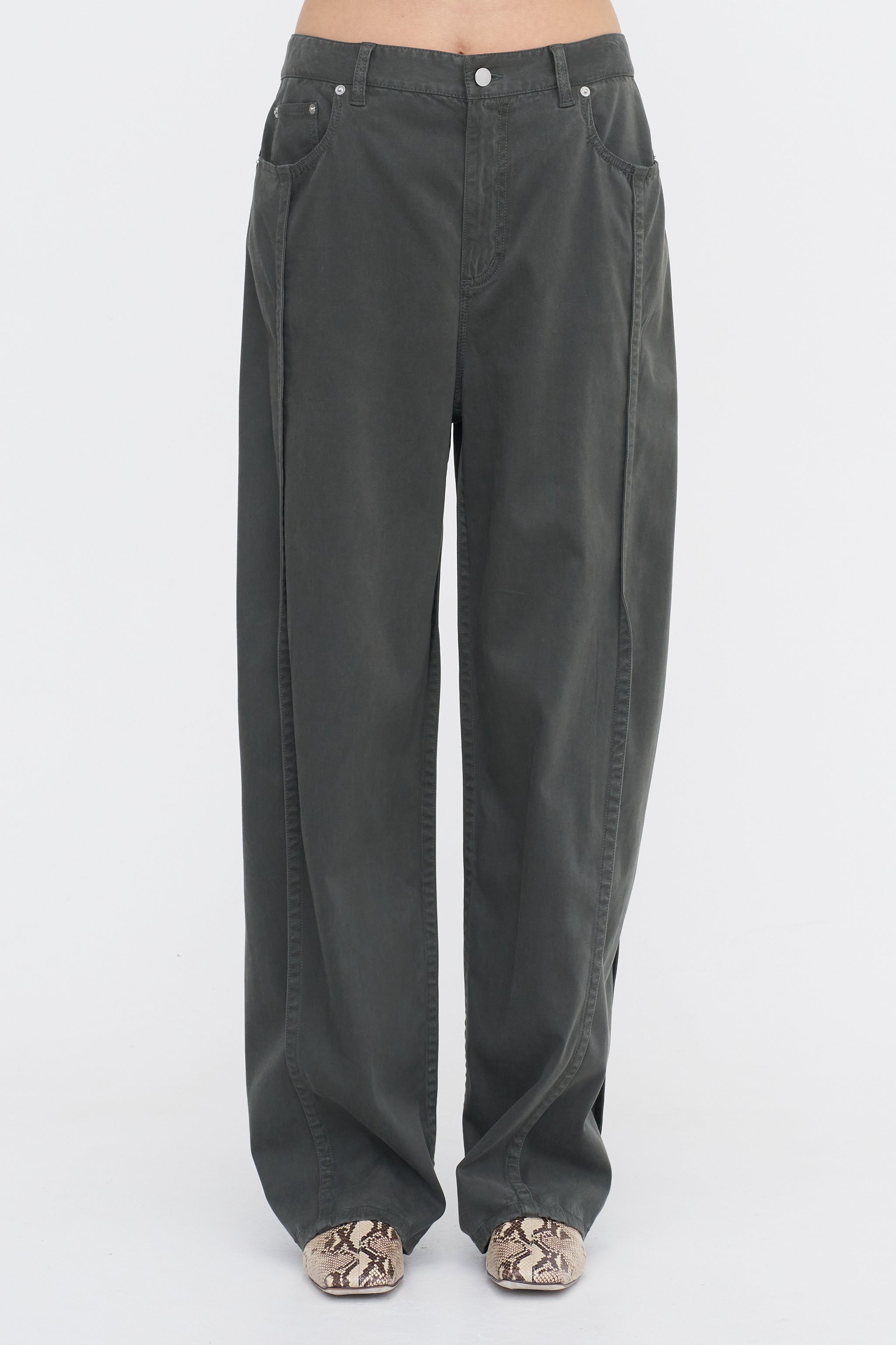 Tibi Garment Dyed Stretch Twill Tuck Pant, Grey – Kick Pleat