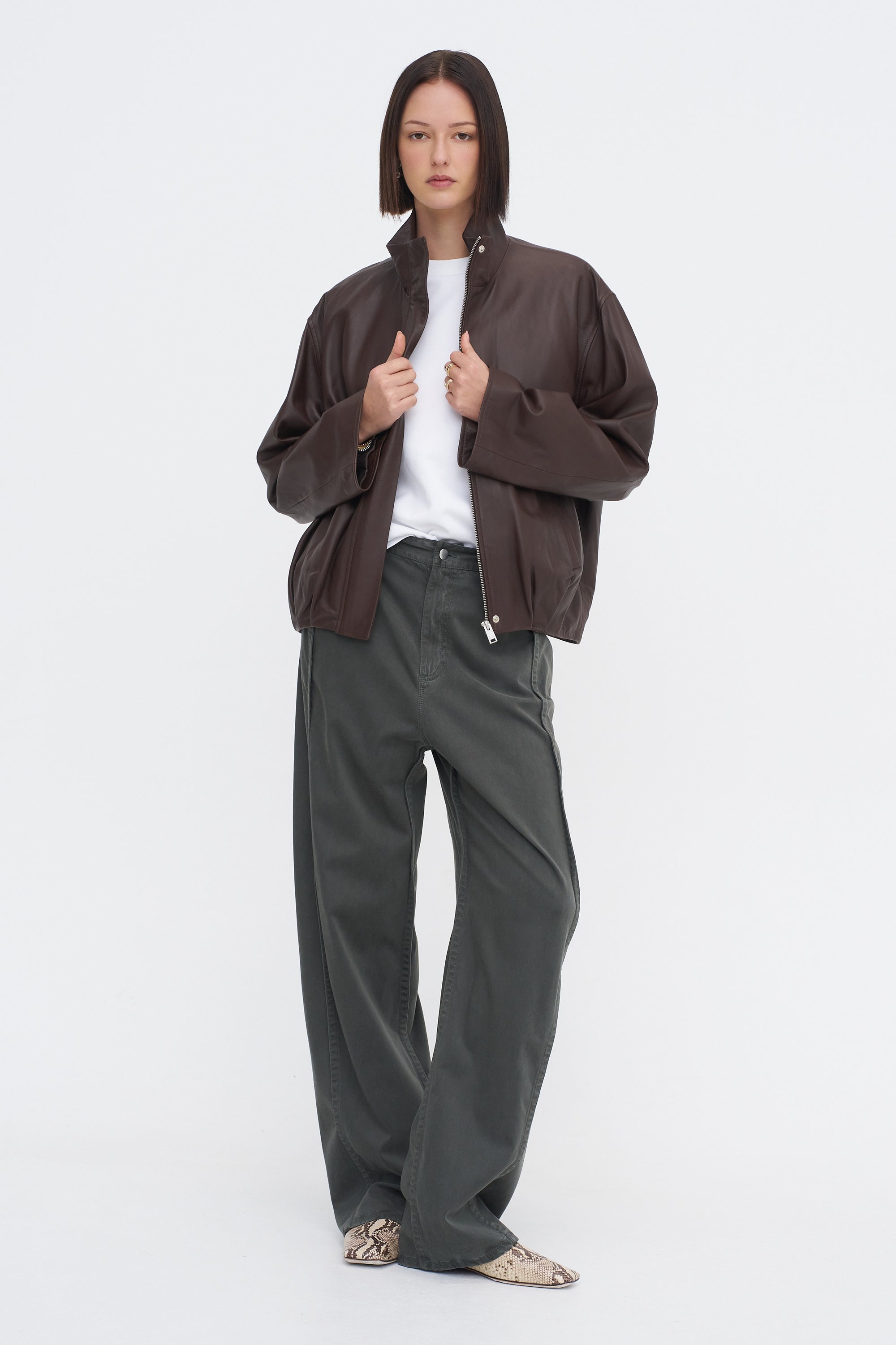 Garment Dyed Stretch Twill Tuck Pant, Grey