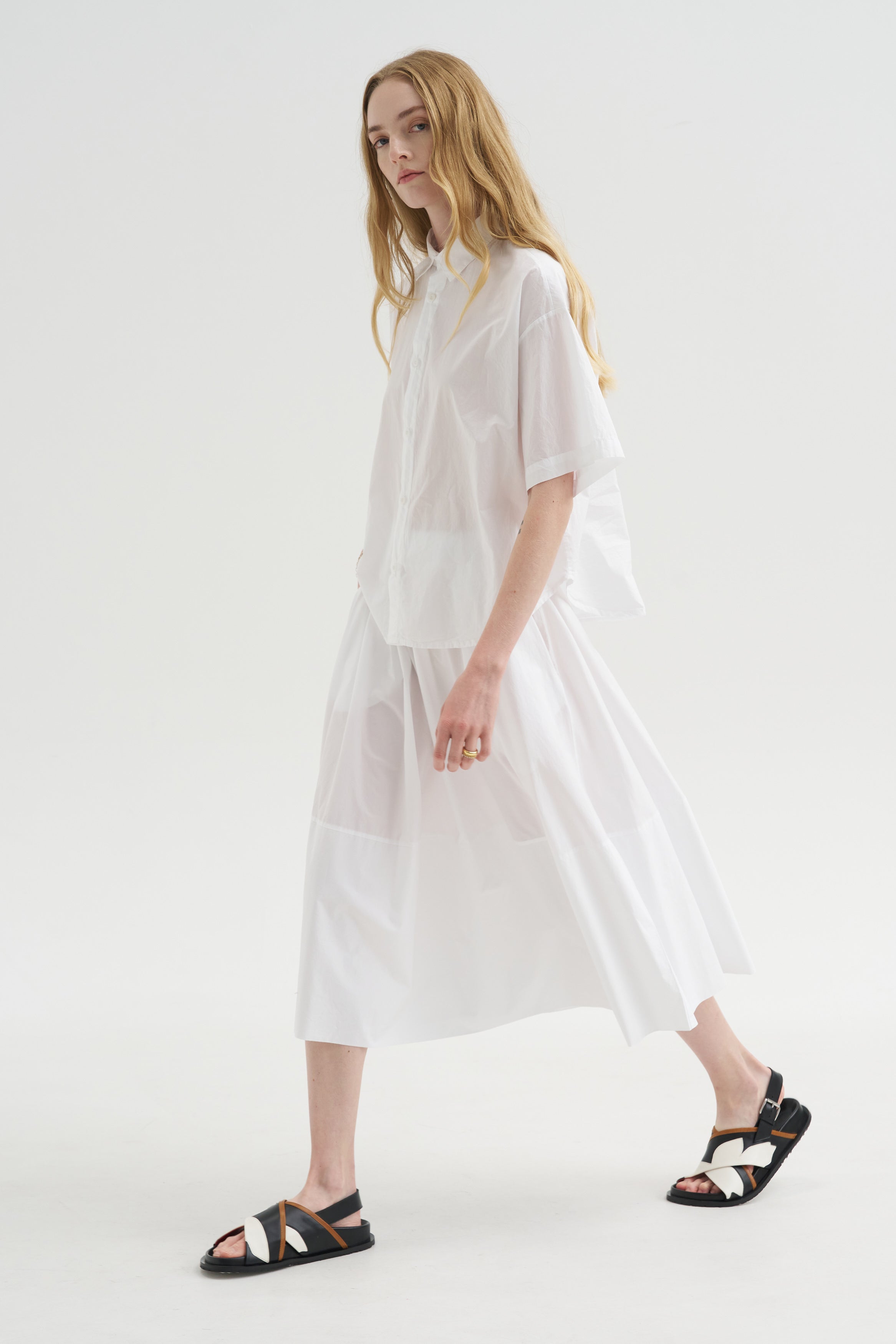 LABO.ART – Kick Pleat