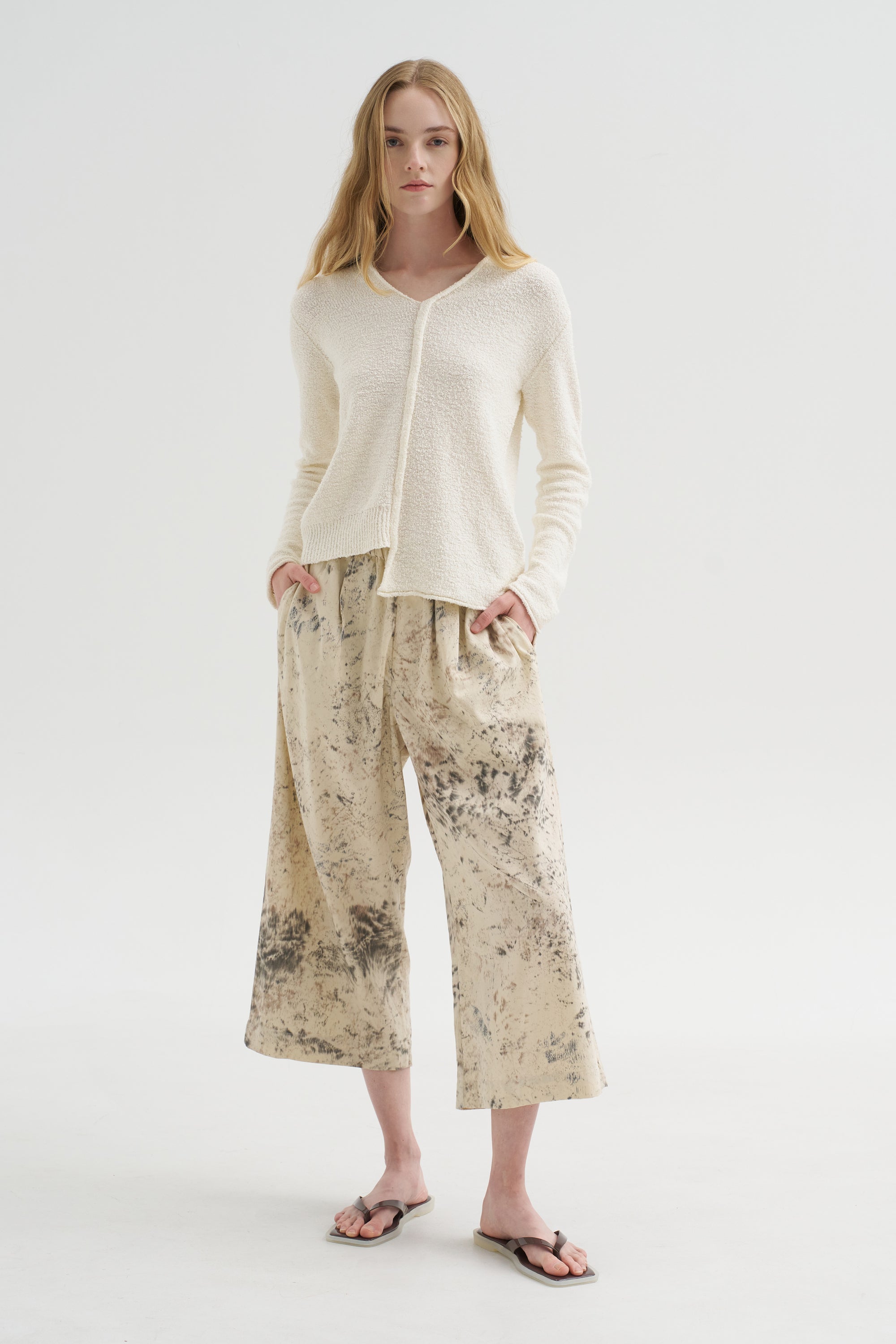 Boucle V Neck, White