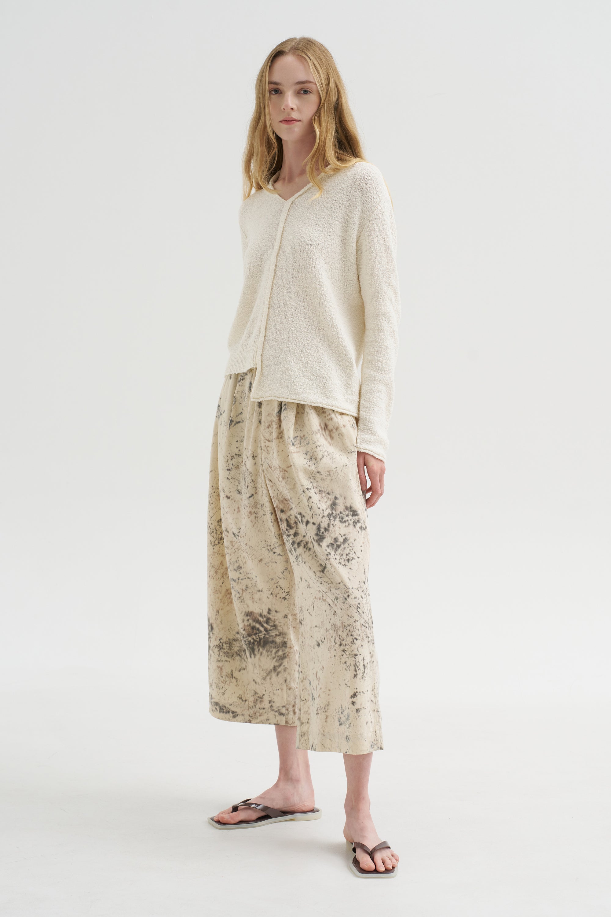 Boucle V Neck, White