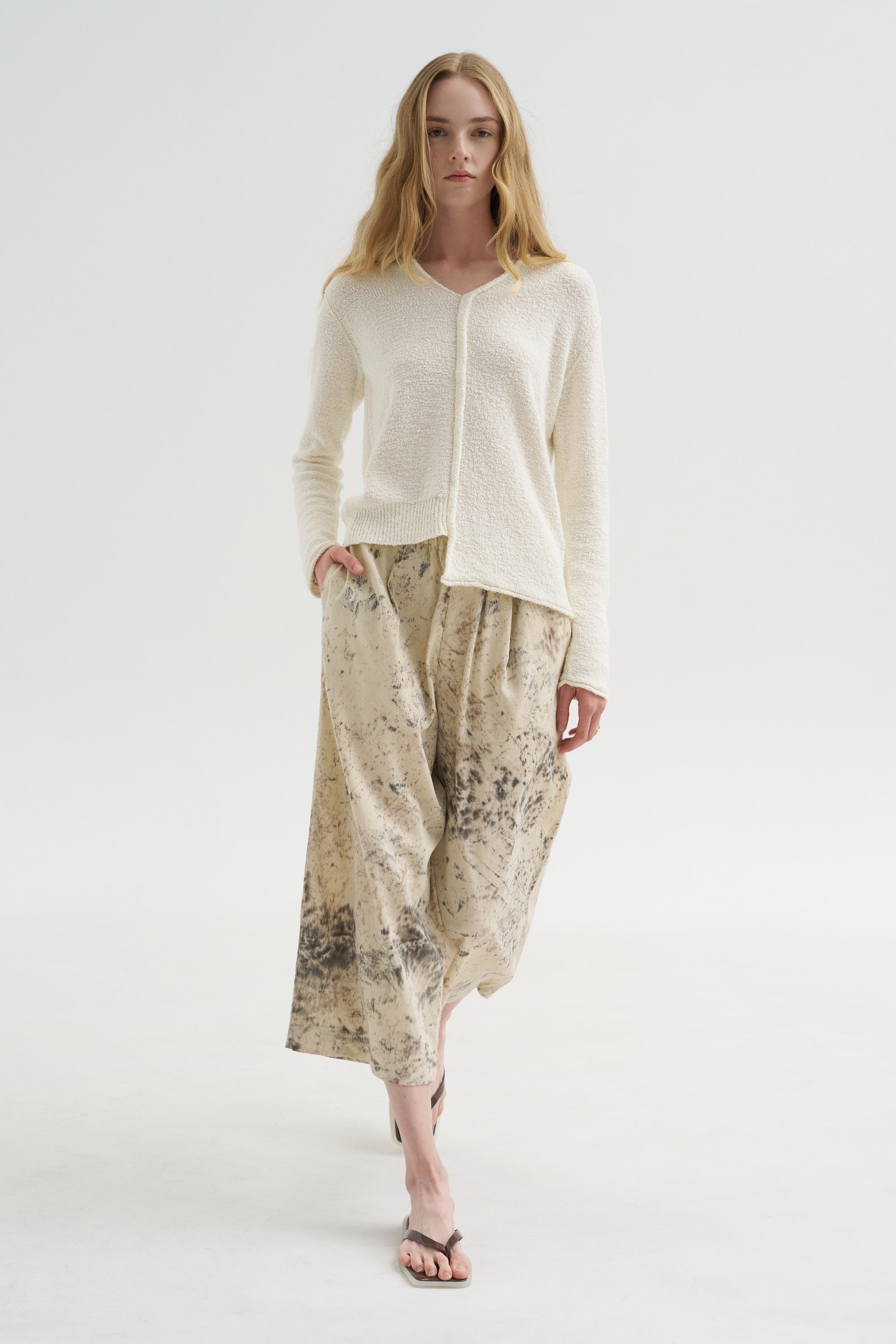Boucle V Neck, White