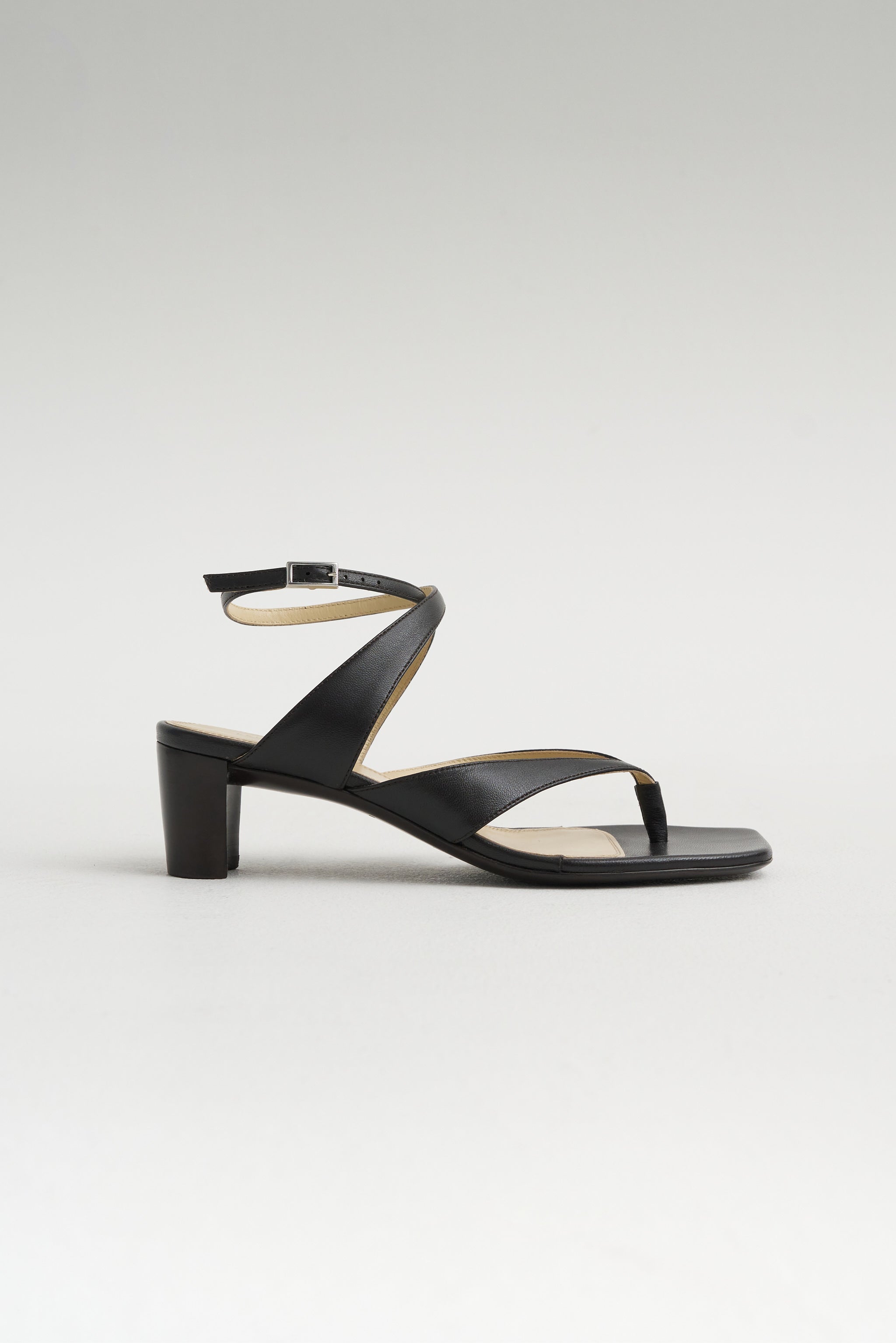 Tong Sandal, Dark Chocolate – Kick Pleat