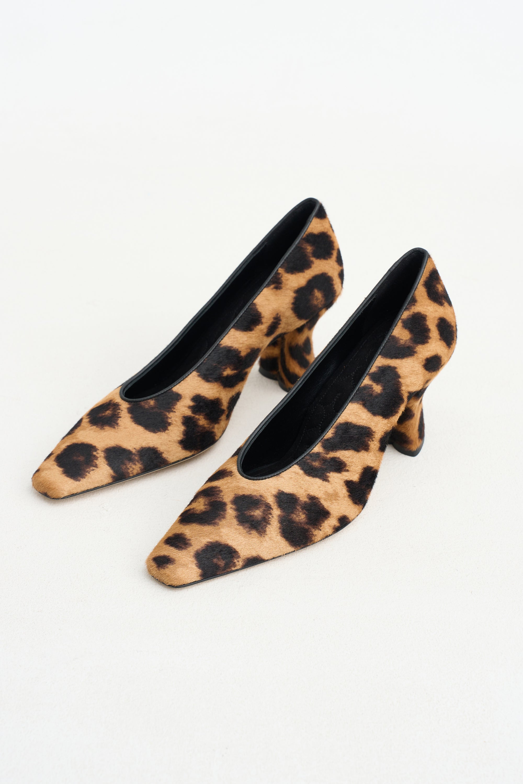 Camellia Pump, Leopard