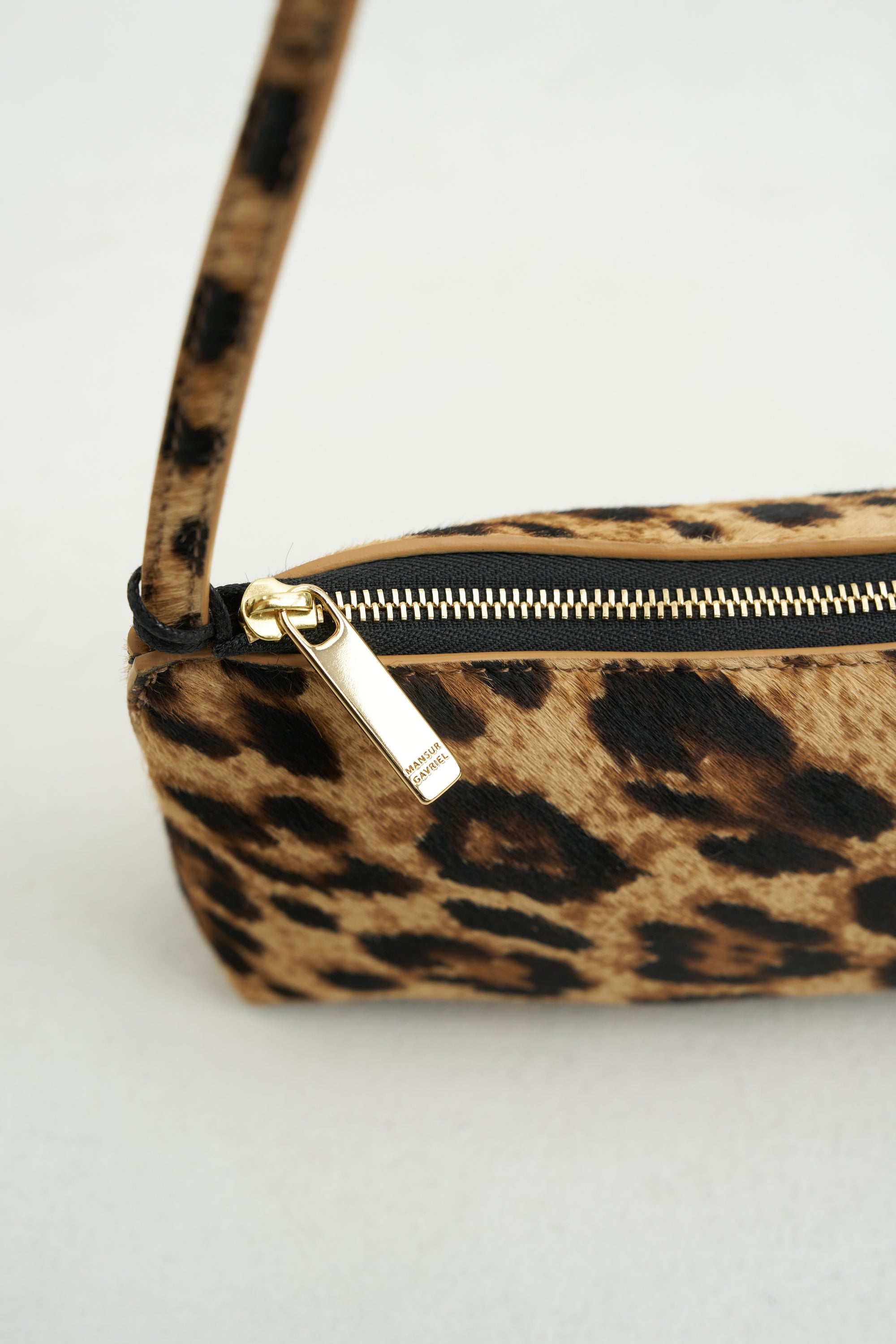 Gaia Baguette, Leopard