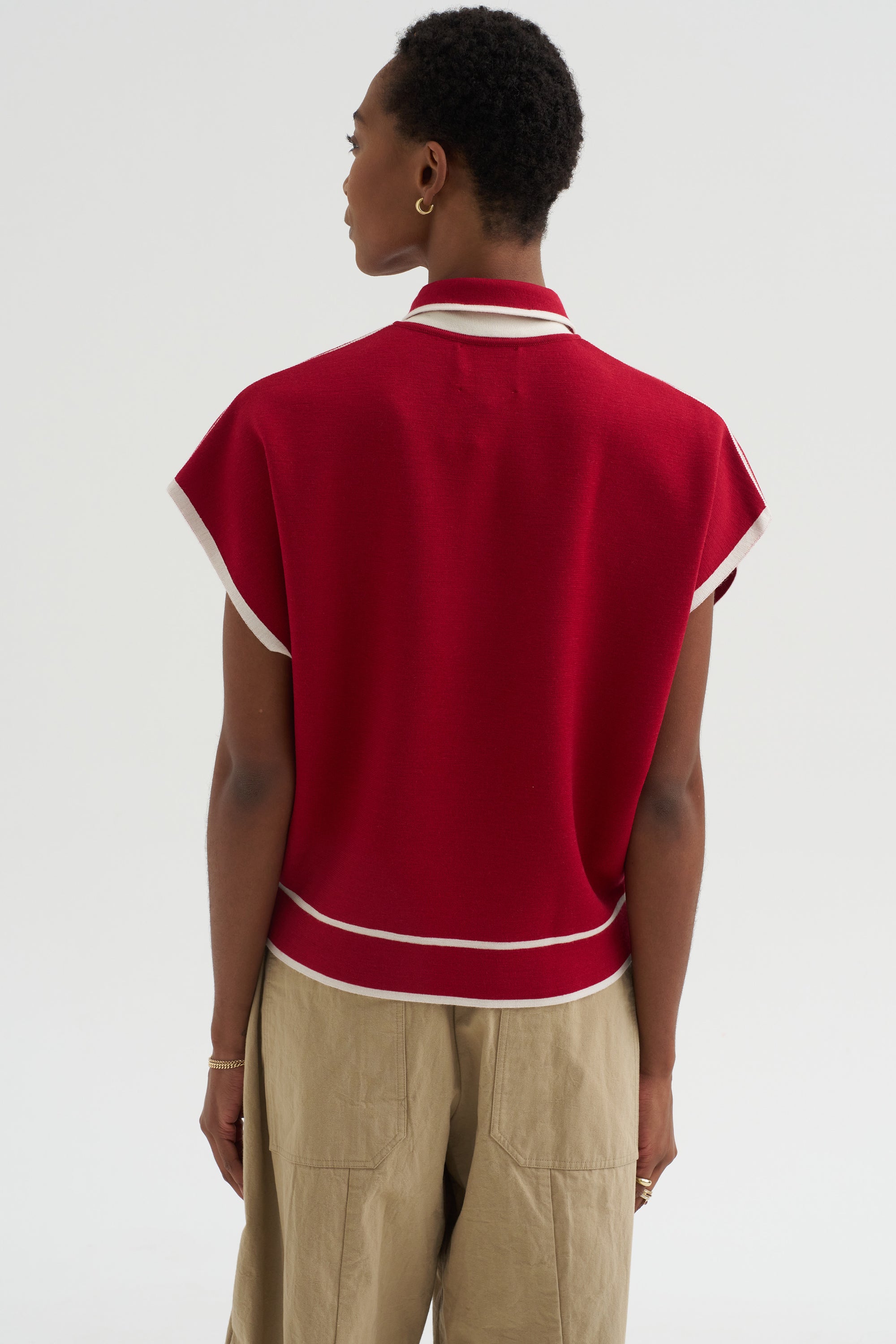 Eclat - Edged Collar Wide Top, Garnet &amp; Natural