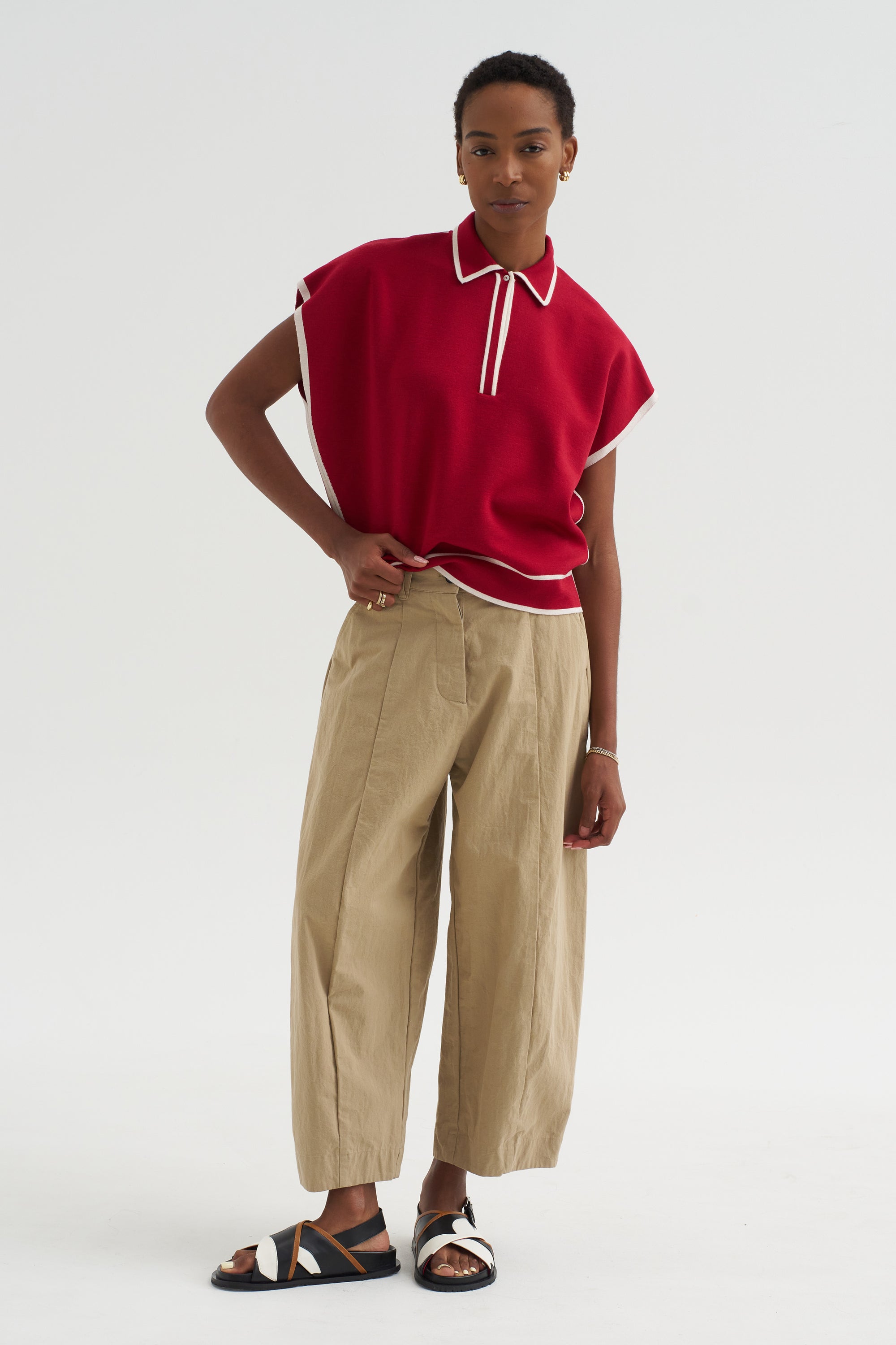 Eclat - Edged Collar Wide Top, Garnet &amp; Natural