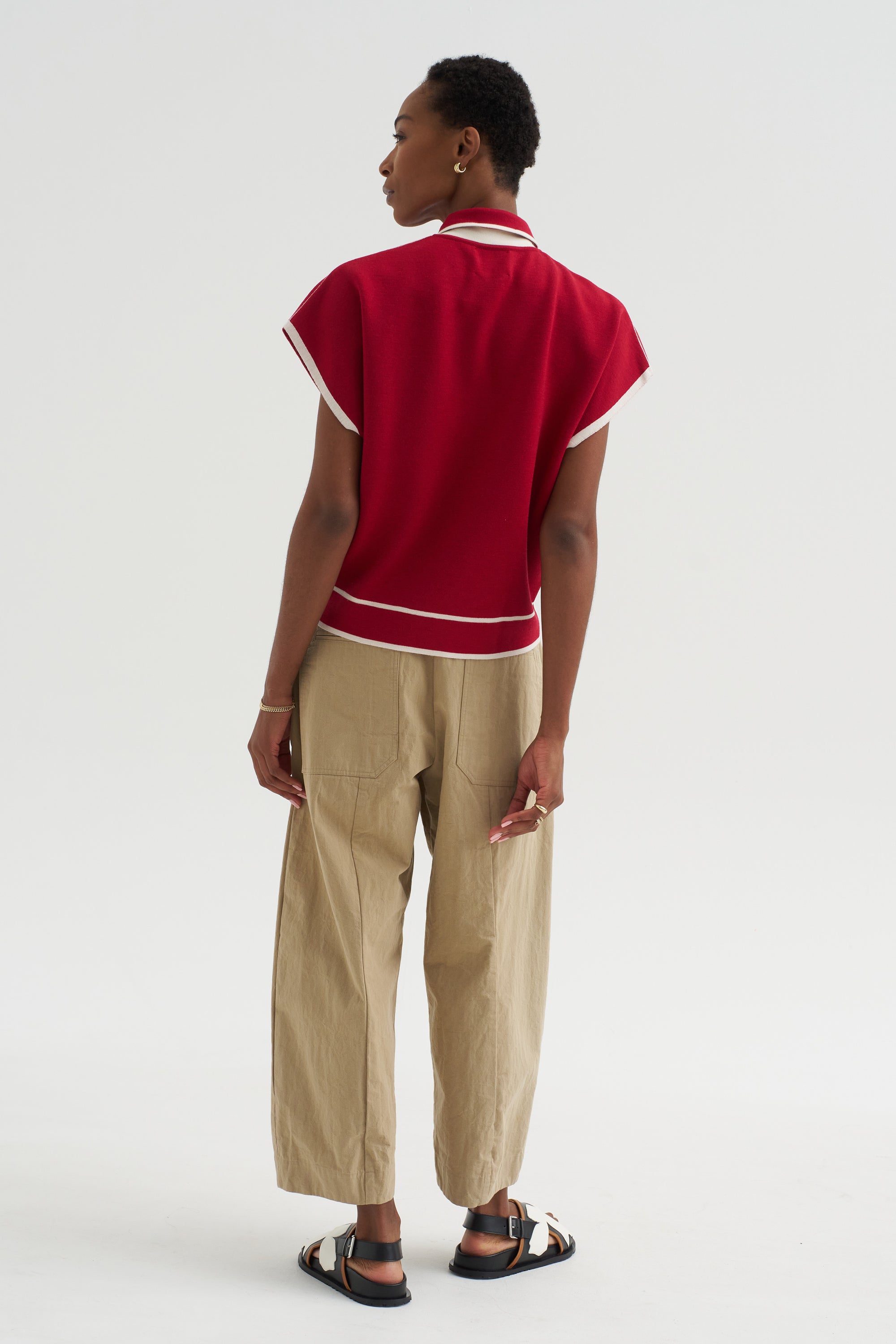 Eclat - Edged Collar Wide Top, Garnet &amp; Natural