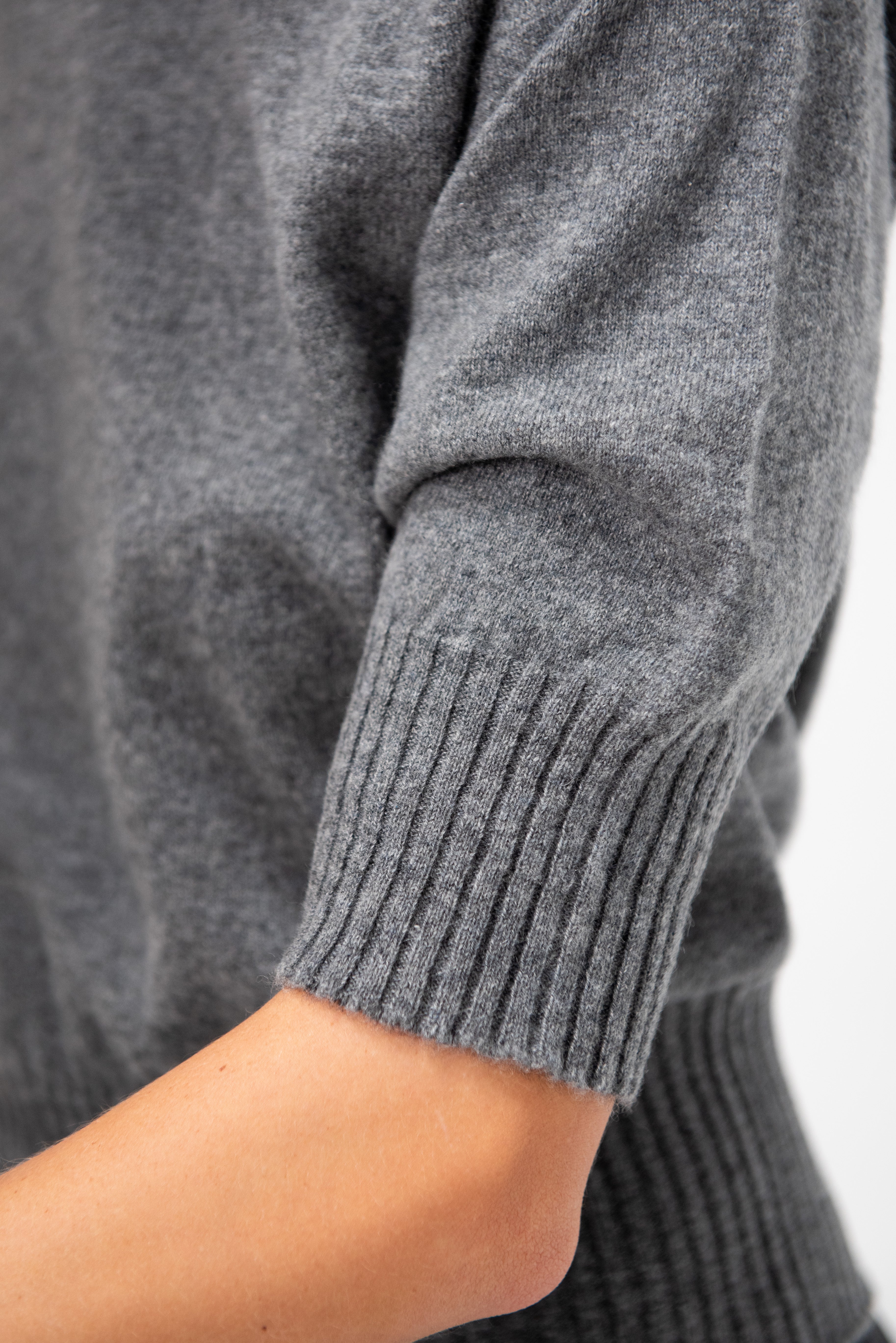 Mantu Elbow-Length Sweater – Kick Pleat