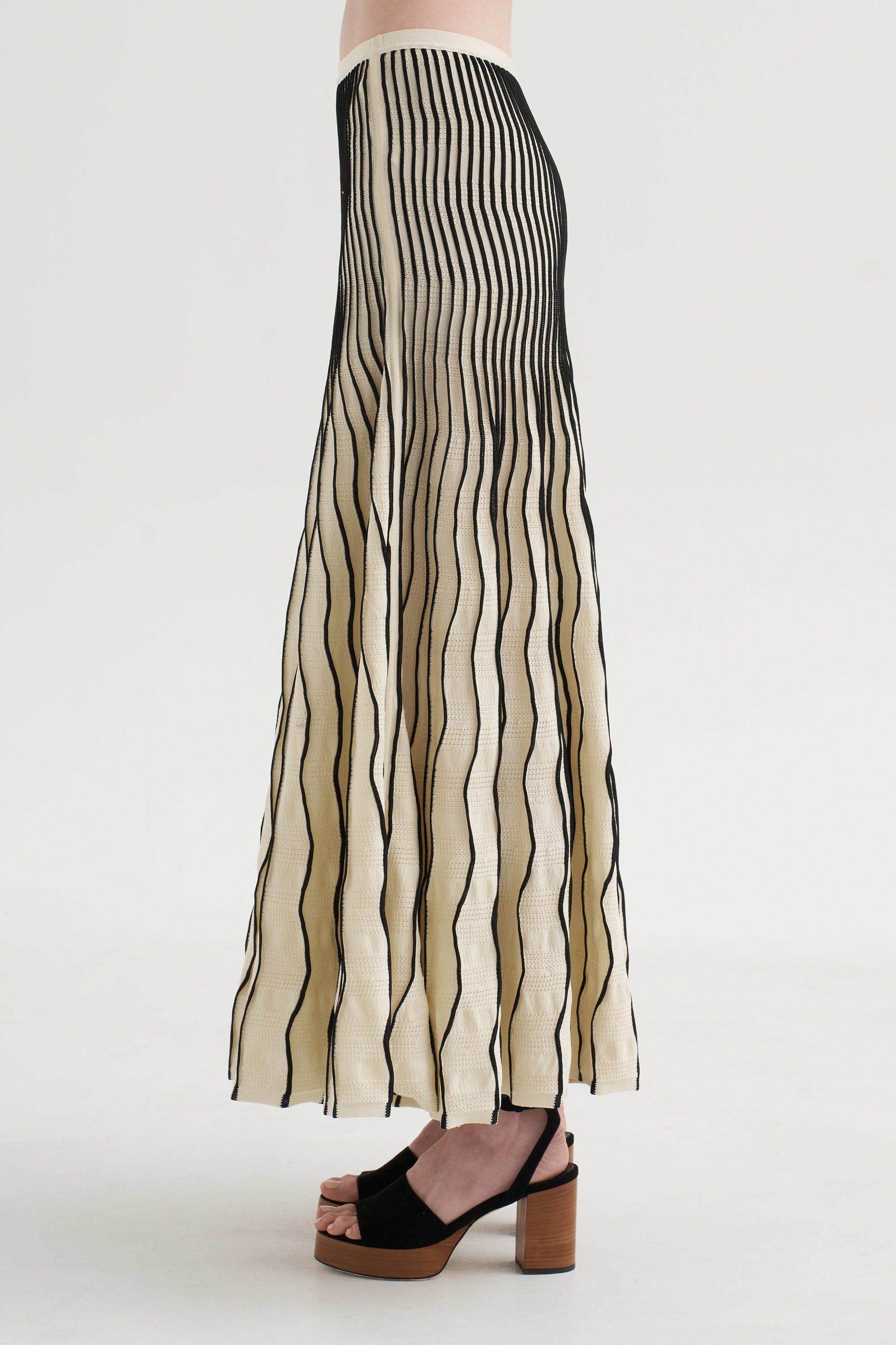 Glowline Skirt, Off-White &amp; Black