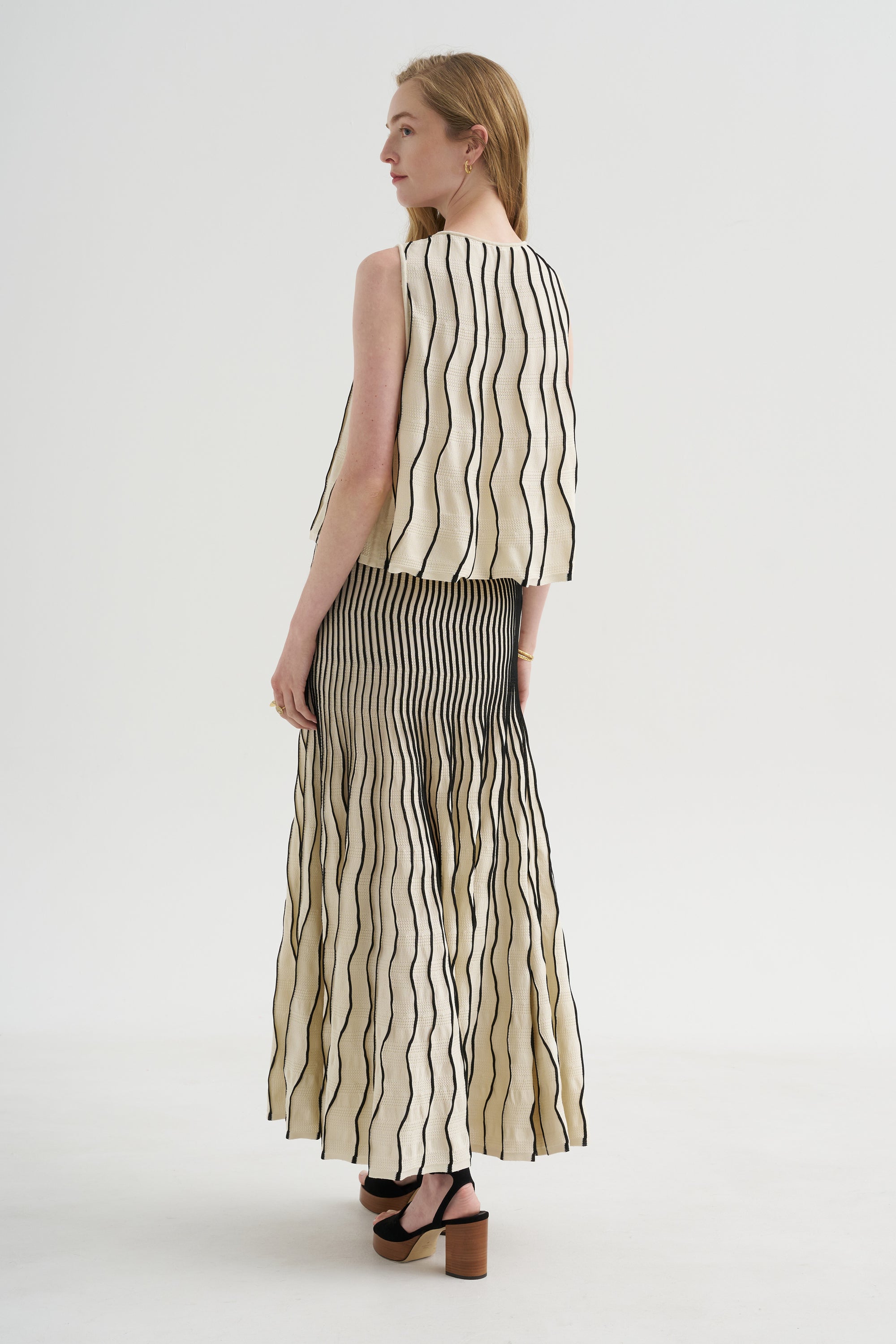 Glowline Skirt, Off-White &amp; Black