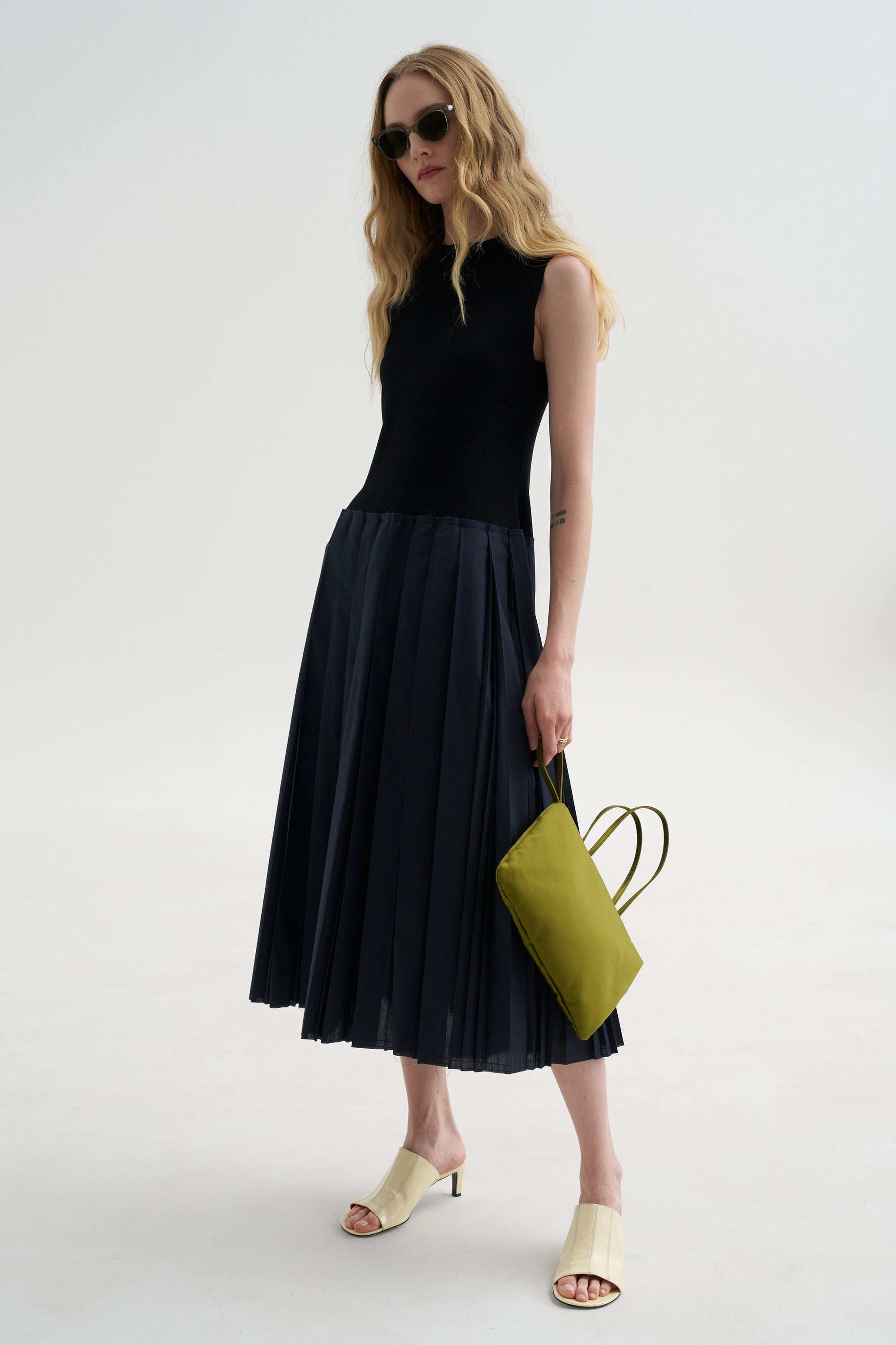 Fitted Bodice - Sleeveless Dress, Blue-Black  Kick Pleat
