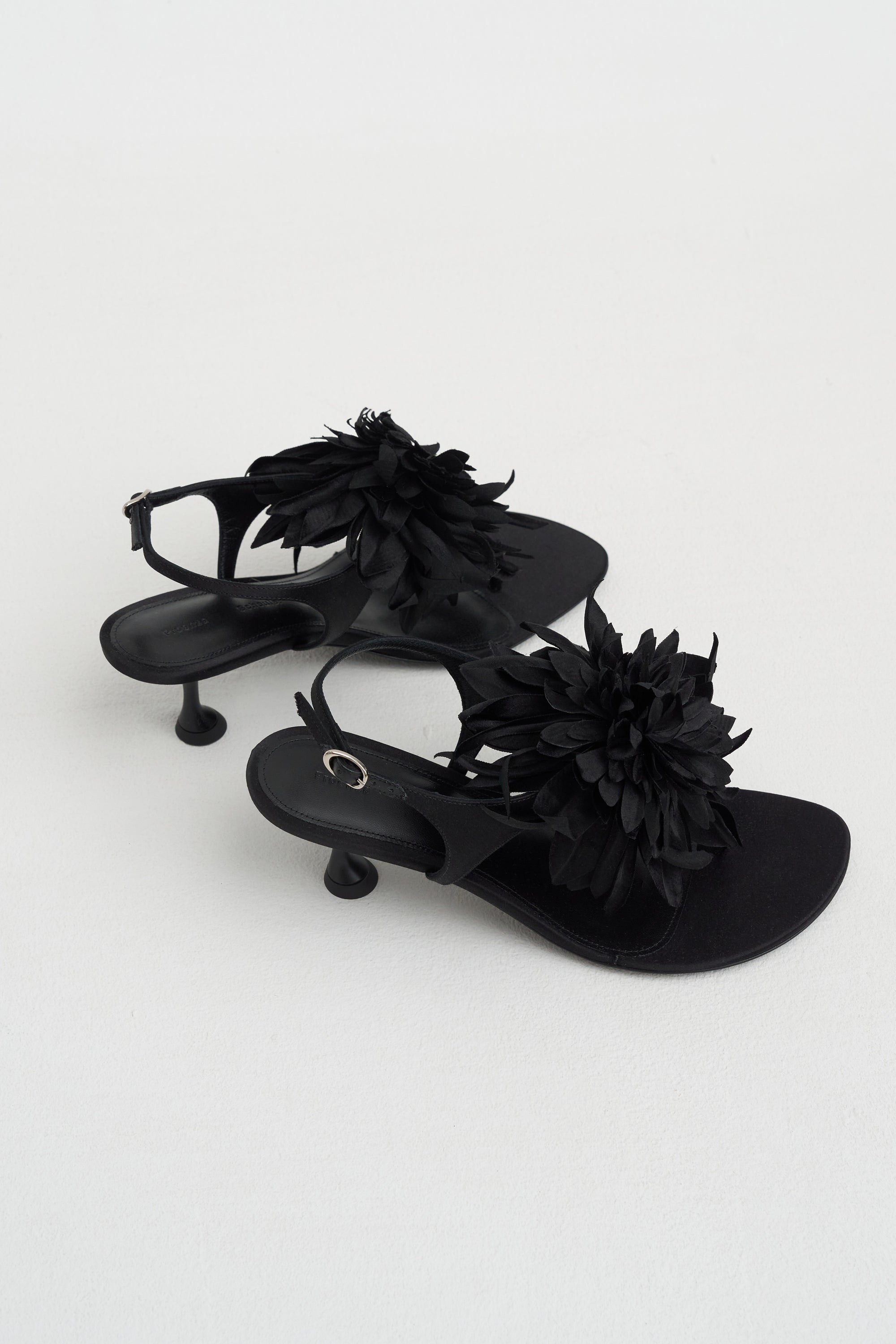 Tee Thong Flower Sandals, Black