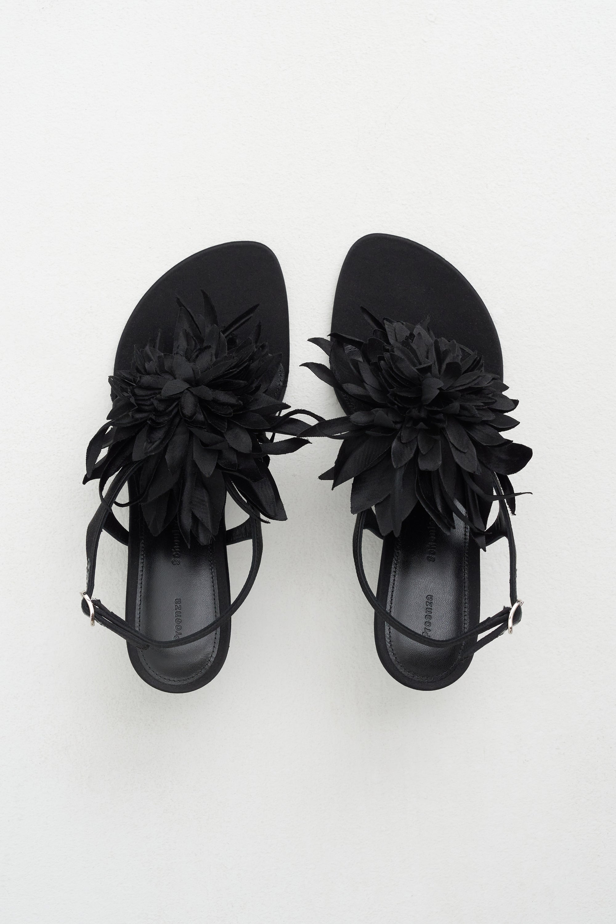 Tee Thong Flower Sandals, Black