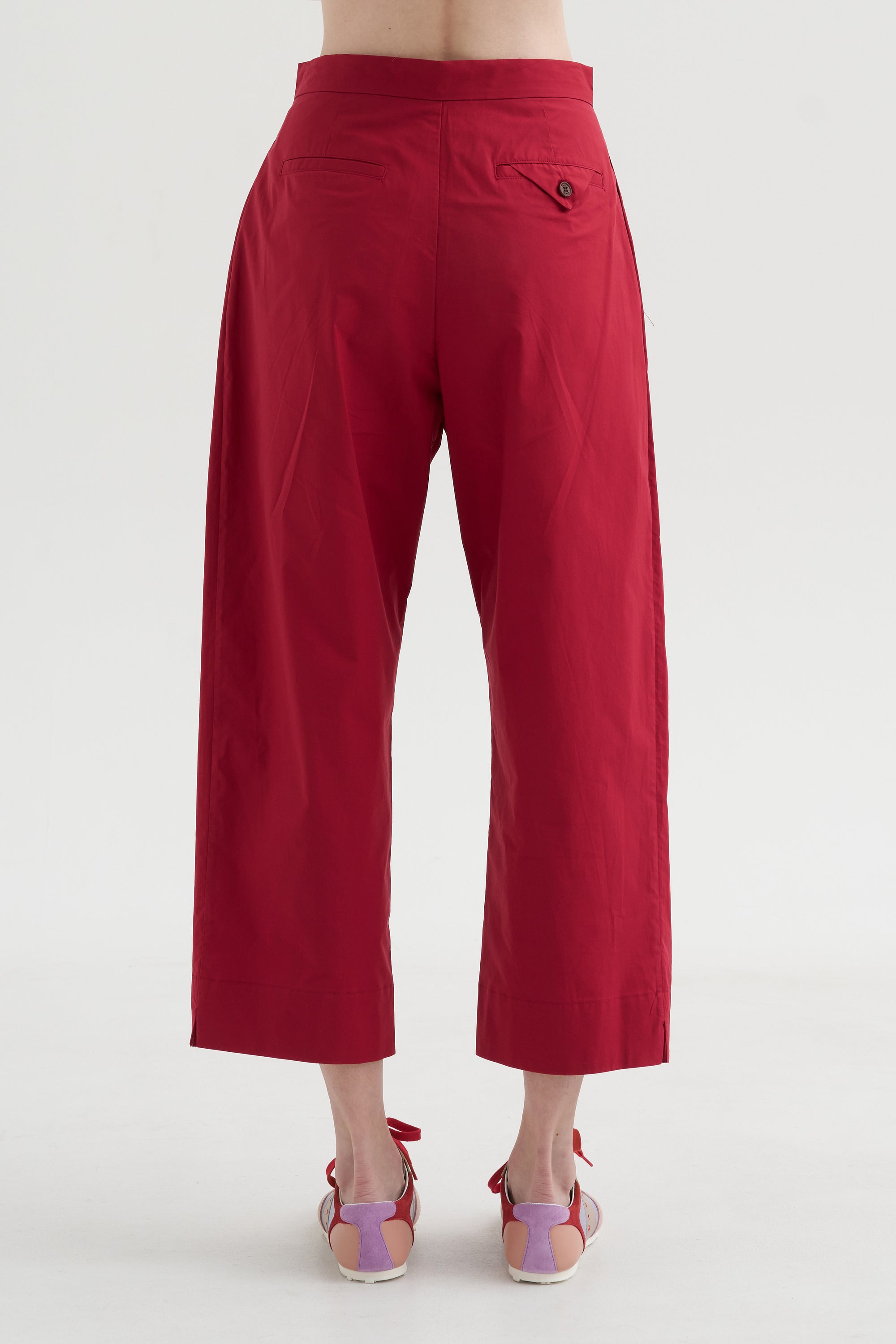 Babar Pant, Red