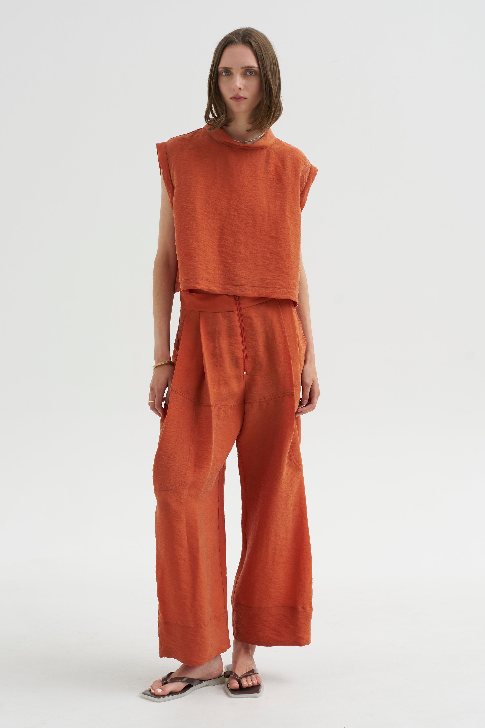 Dini Pant, Terracotta