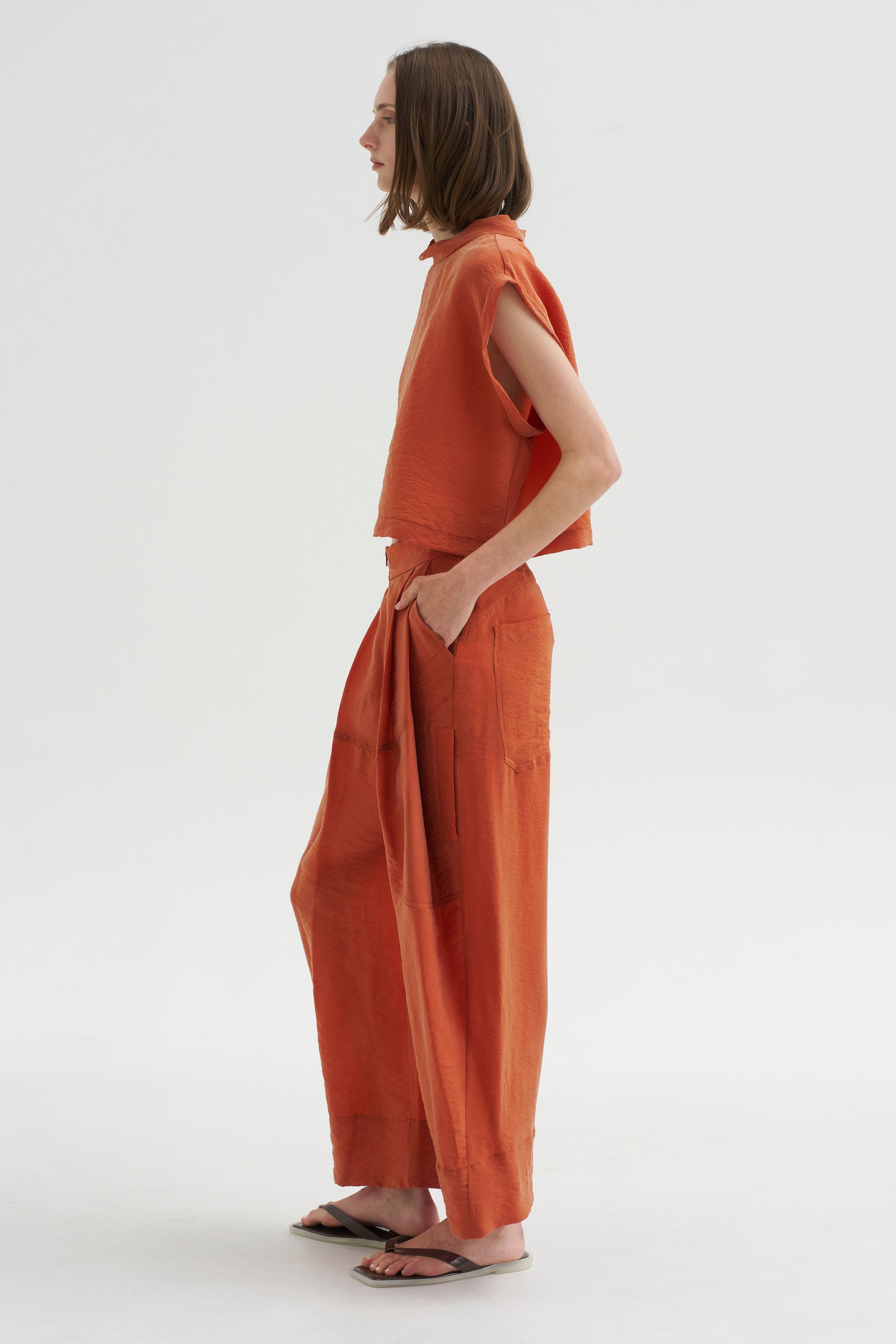 Dini Pant, Terracotta