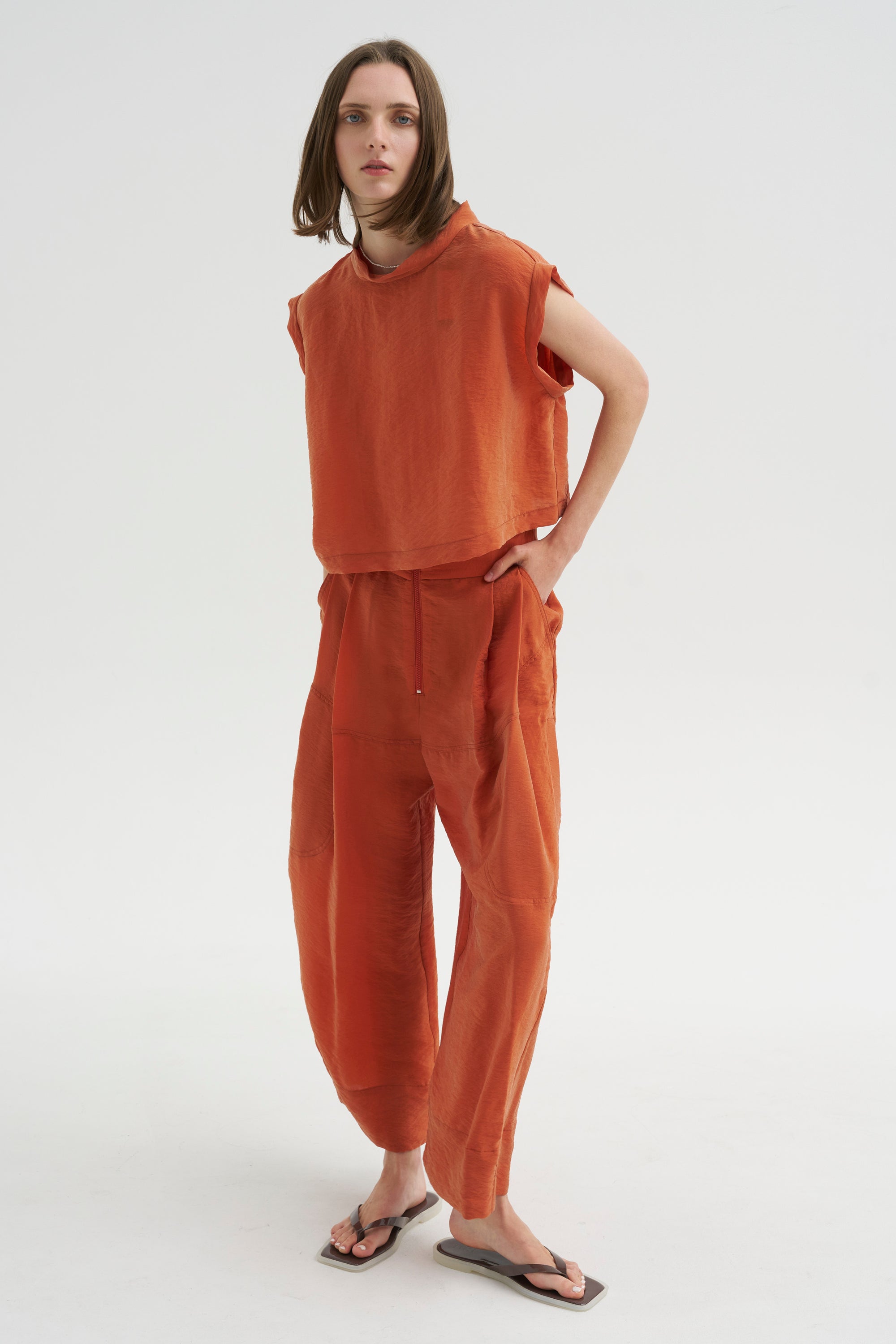 Dini Pant, Terracotta