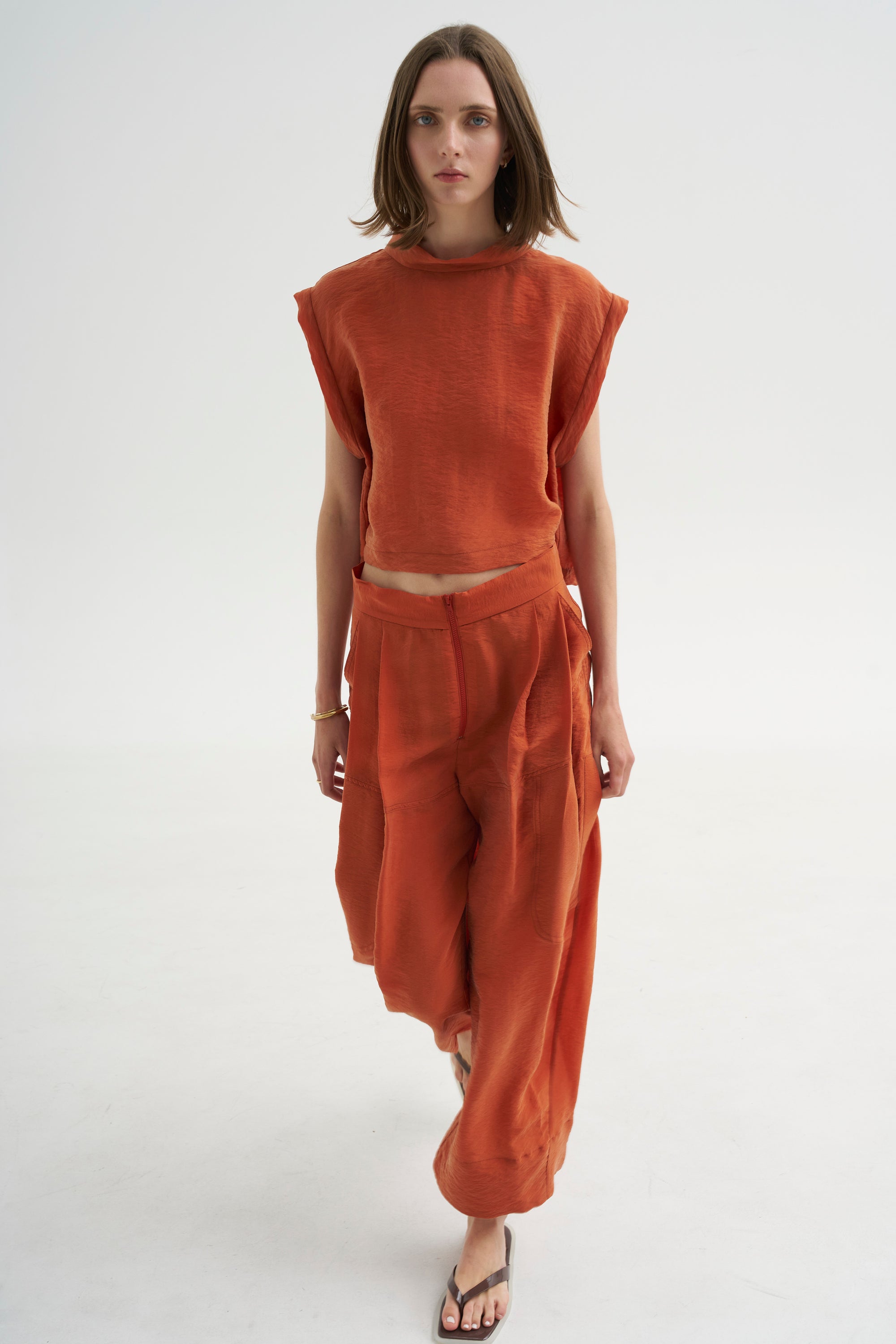 Dini Pant, Terracotta