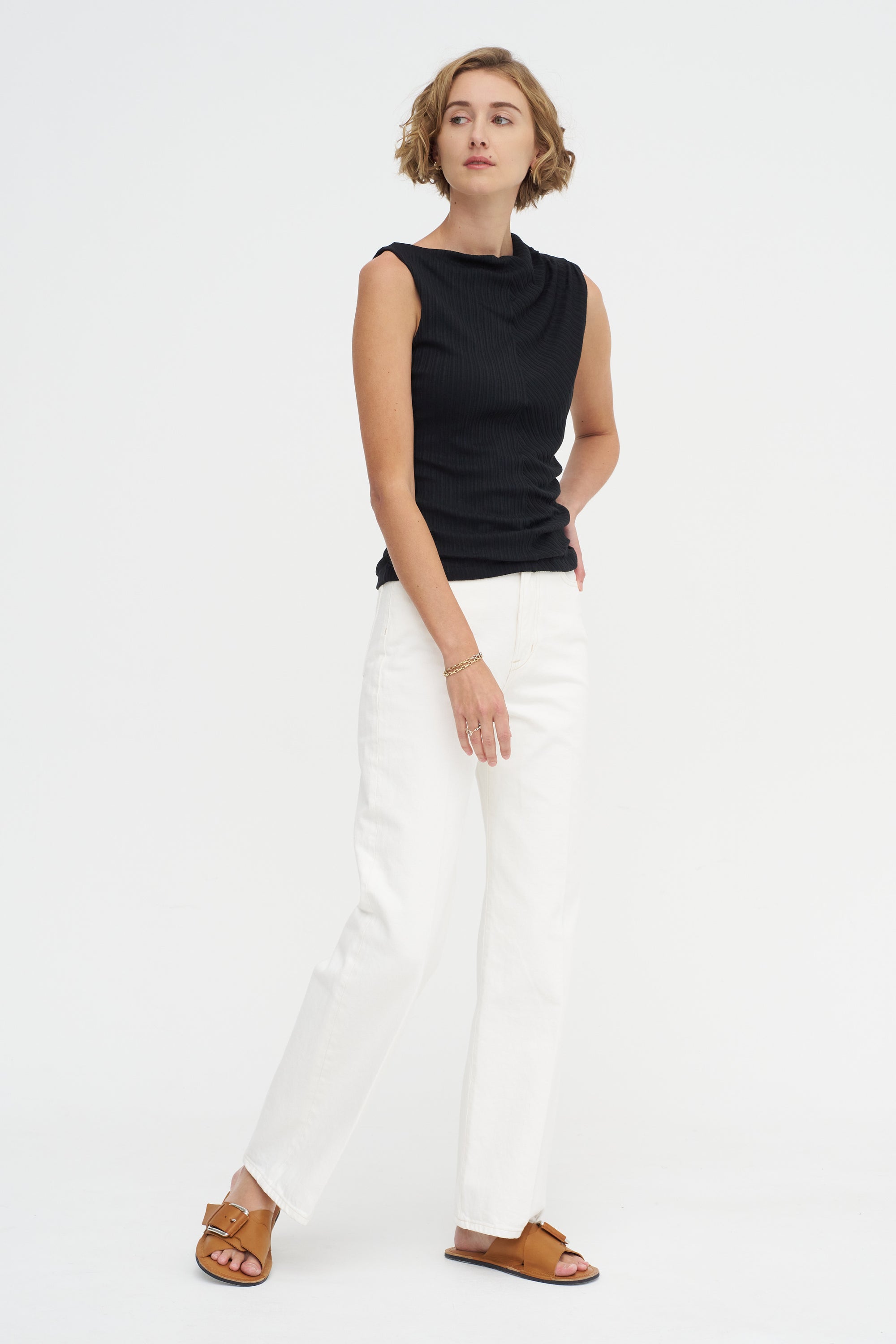 The Toga Sleeveless, Black