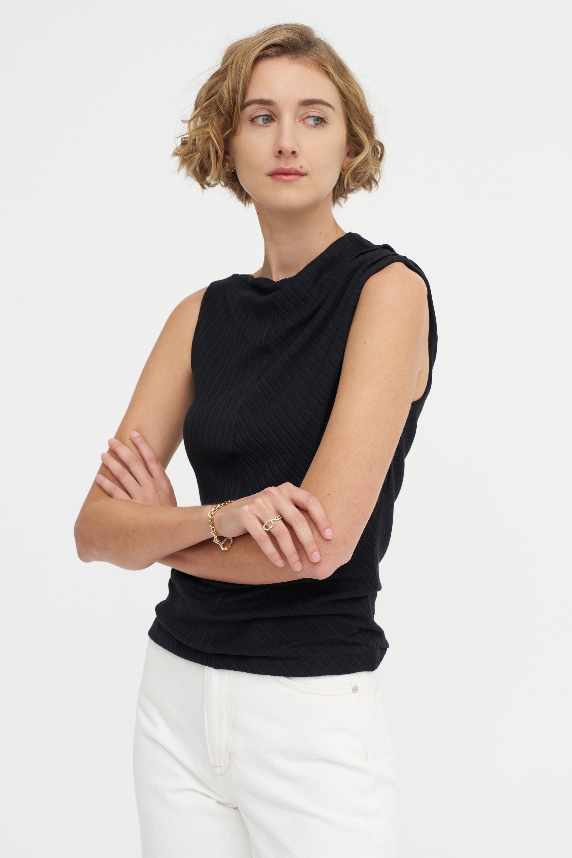 The Toga Sleeveless, Black