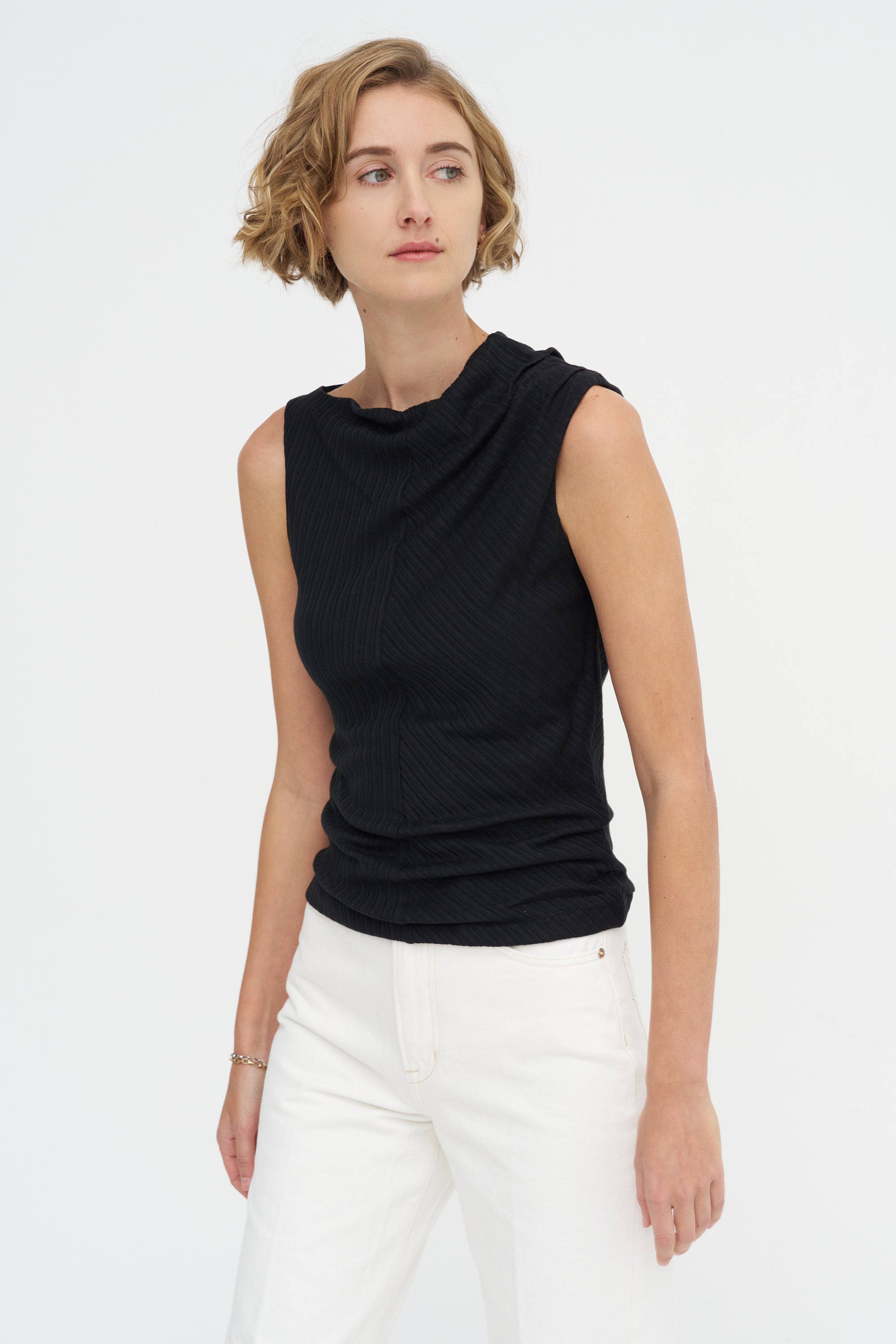 The Toga Sleeveless, Black