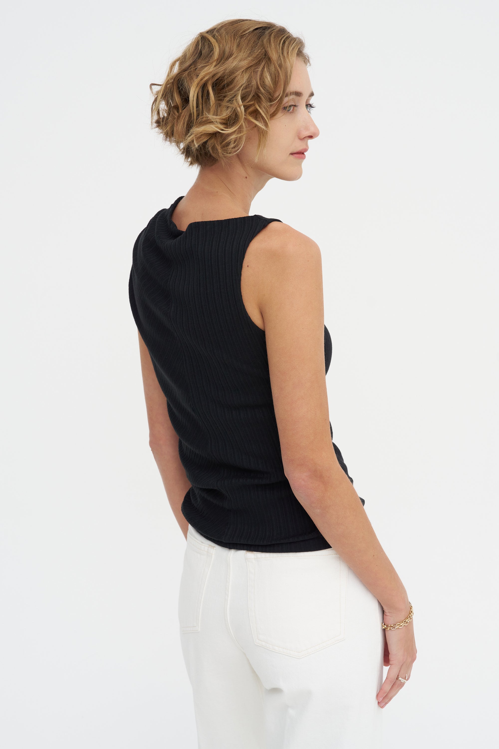 The Toga Sleeveless, Black