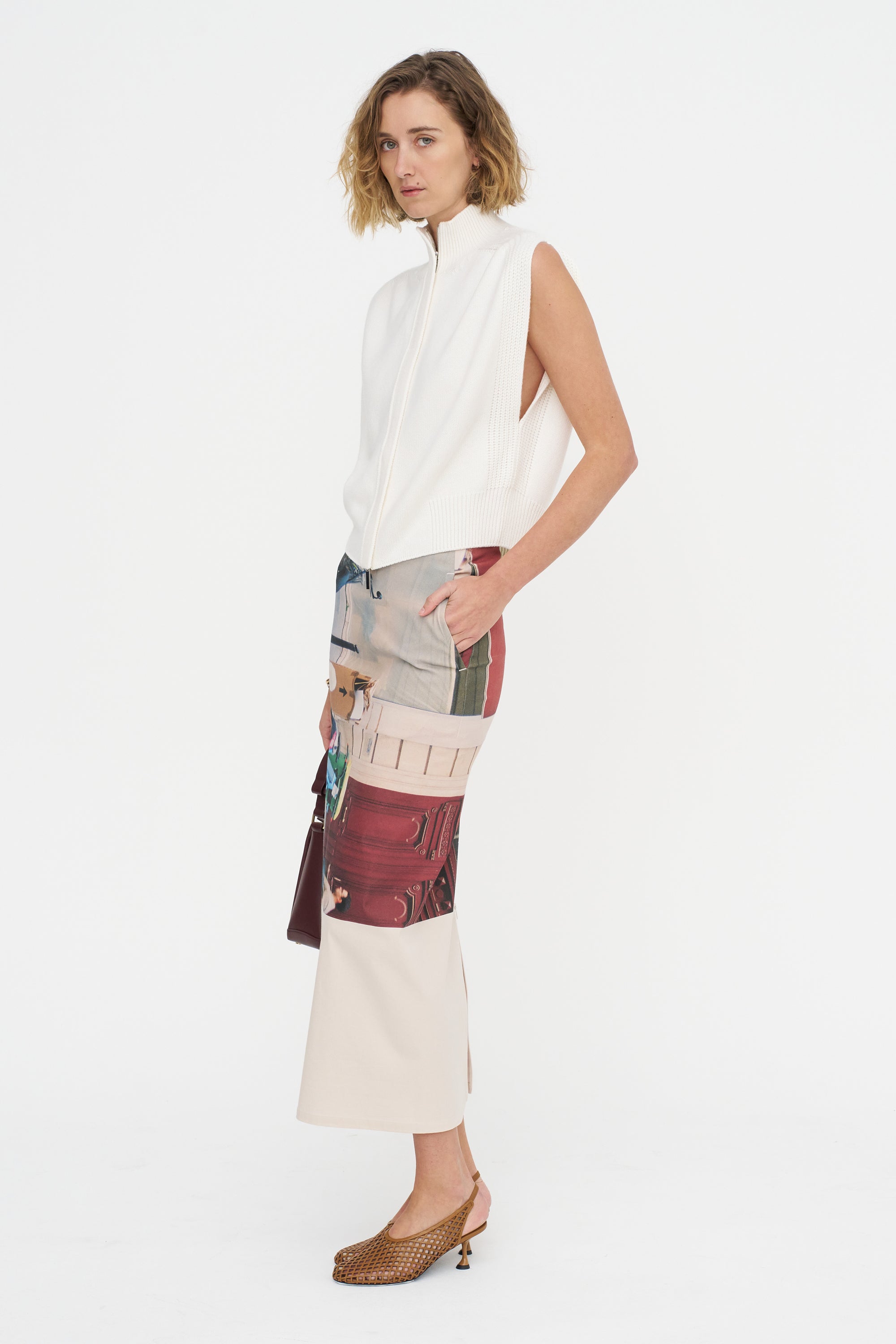 Sleeveless Cardi With Zip, White