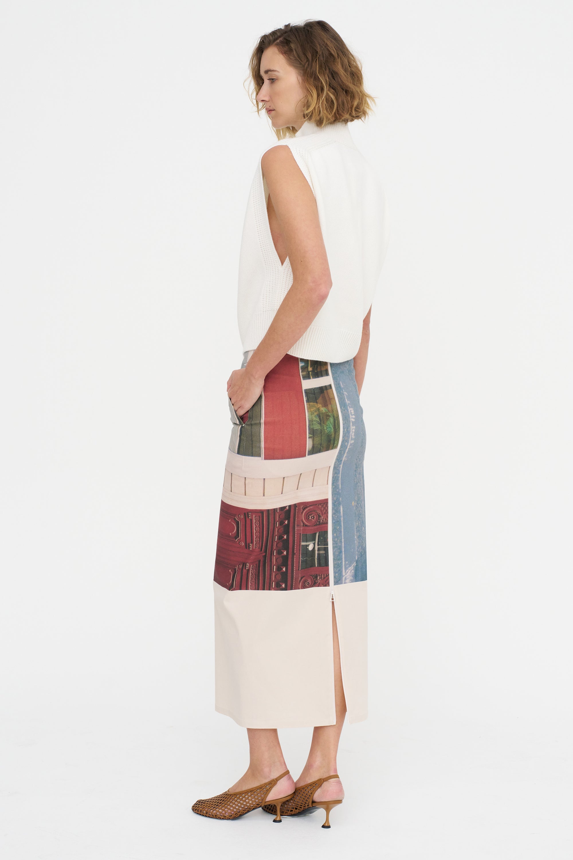 Sleeveless Cardi With Zip, White